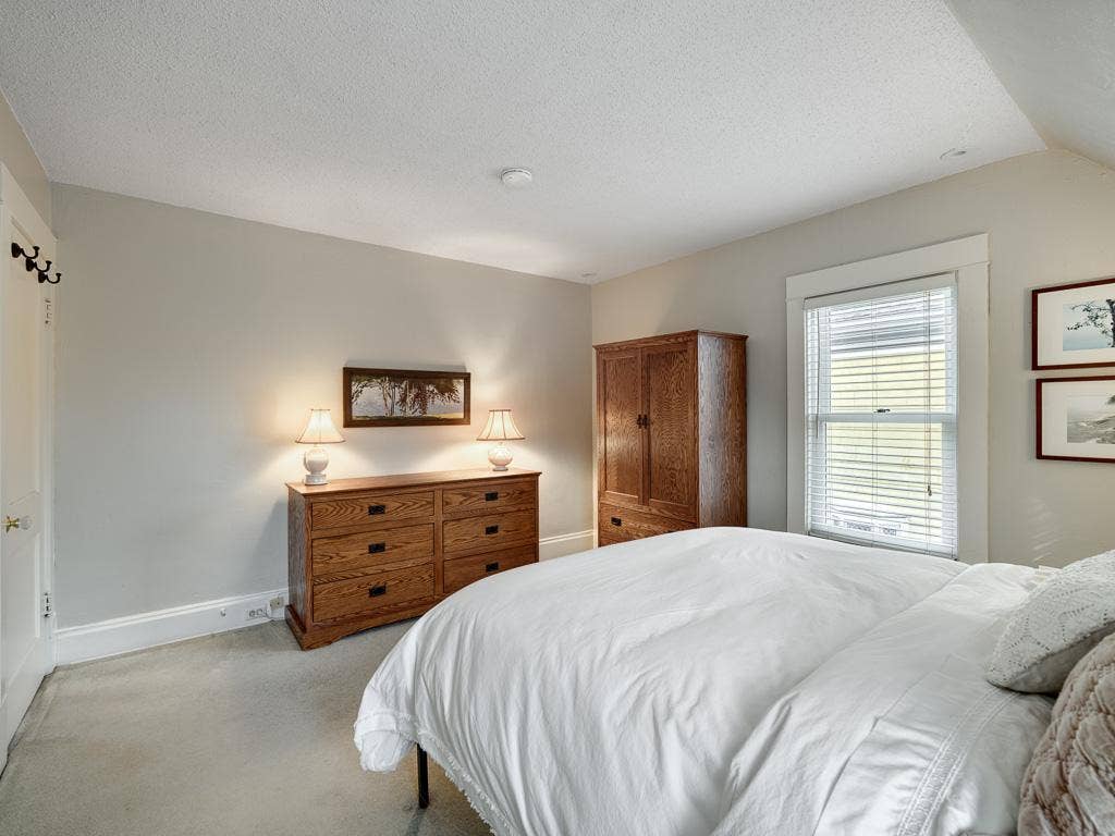 132 W 36th Street, 48, Minneapolis, MN 55408 23 - Primary Bedroom.jpg