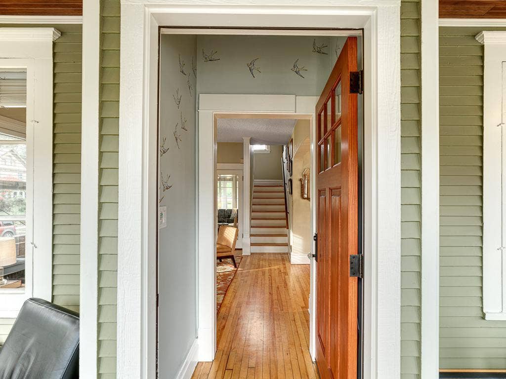 132 W 36th Street, 48, Minneapolis, MN 55408 6 - Foyer.jpg