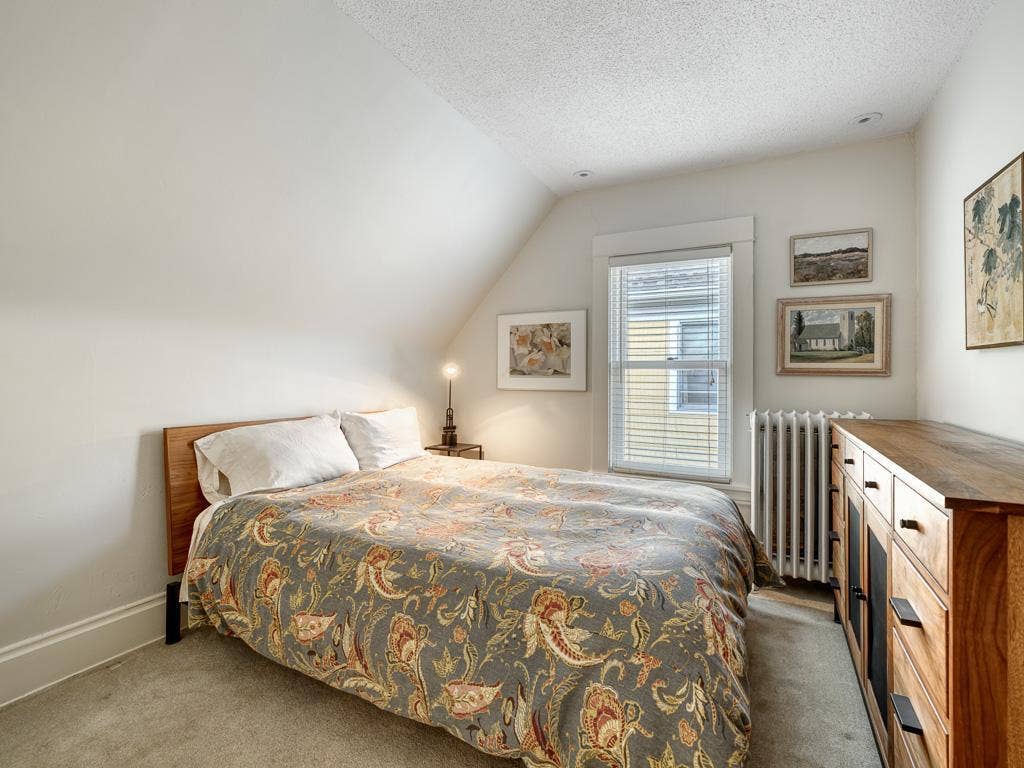 132 W 36th Street, 48, Minneapolis, MN 55408 21 - Bedroom.jpg