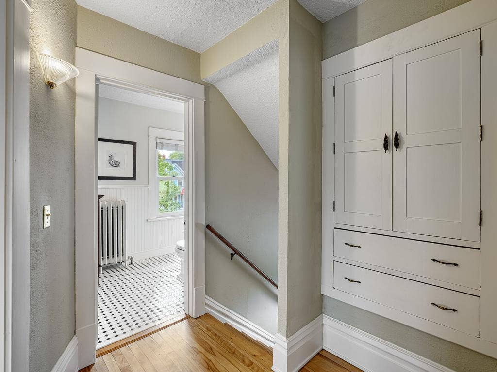 132 W 36th Street, 48, Minneapolis, MN 55408 16 - Landing.jpg