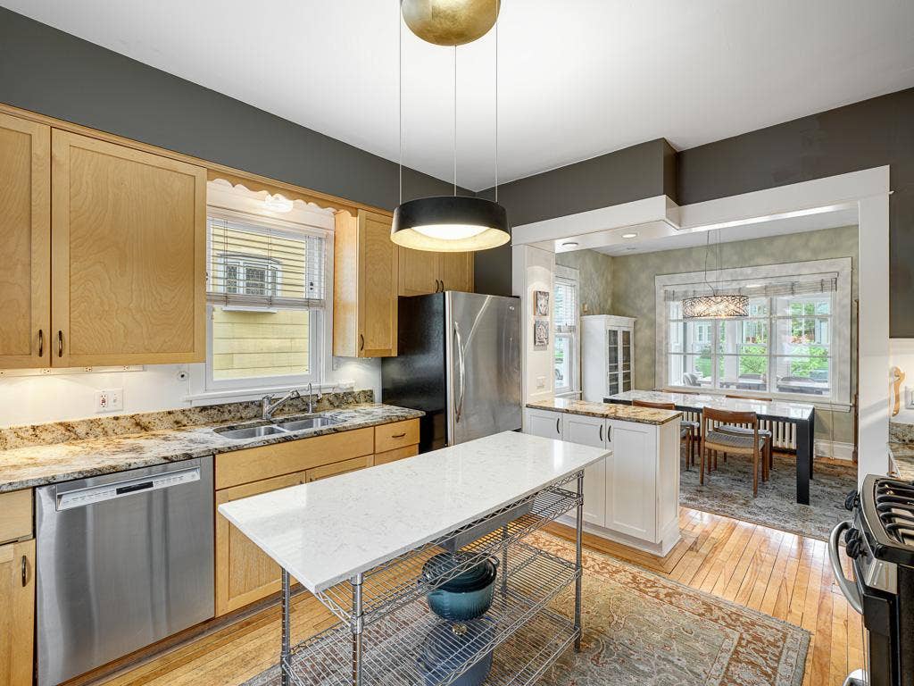 132 W 36th Street, 48, Minneapolis, MN 55408 14 - Kitchen.jpg