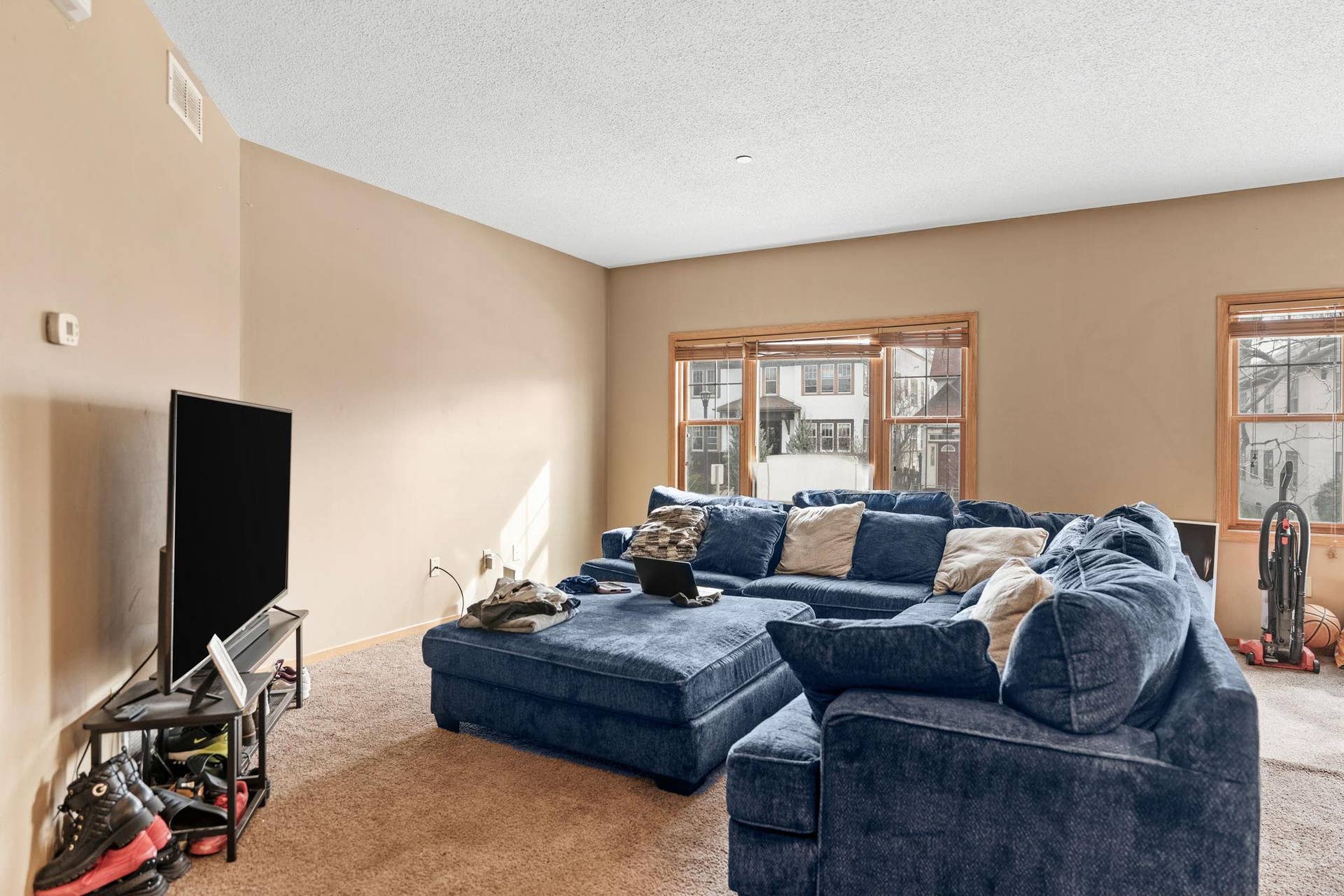 3514 Grand Avenue S, 48, Minneapolis, MN 55408 Unit 101 - Living