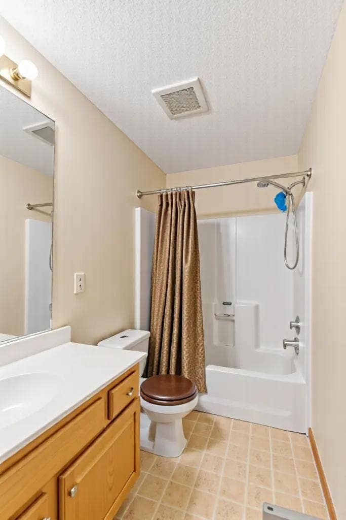 3514 Grand Avenue S, 48, Minneapolis, MN 55408 Unit 201 - Bath (AI Decluttered)