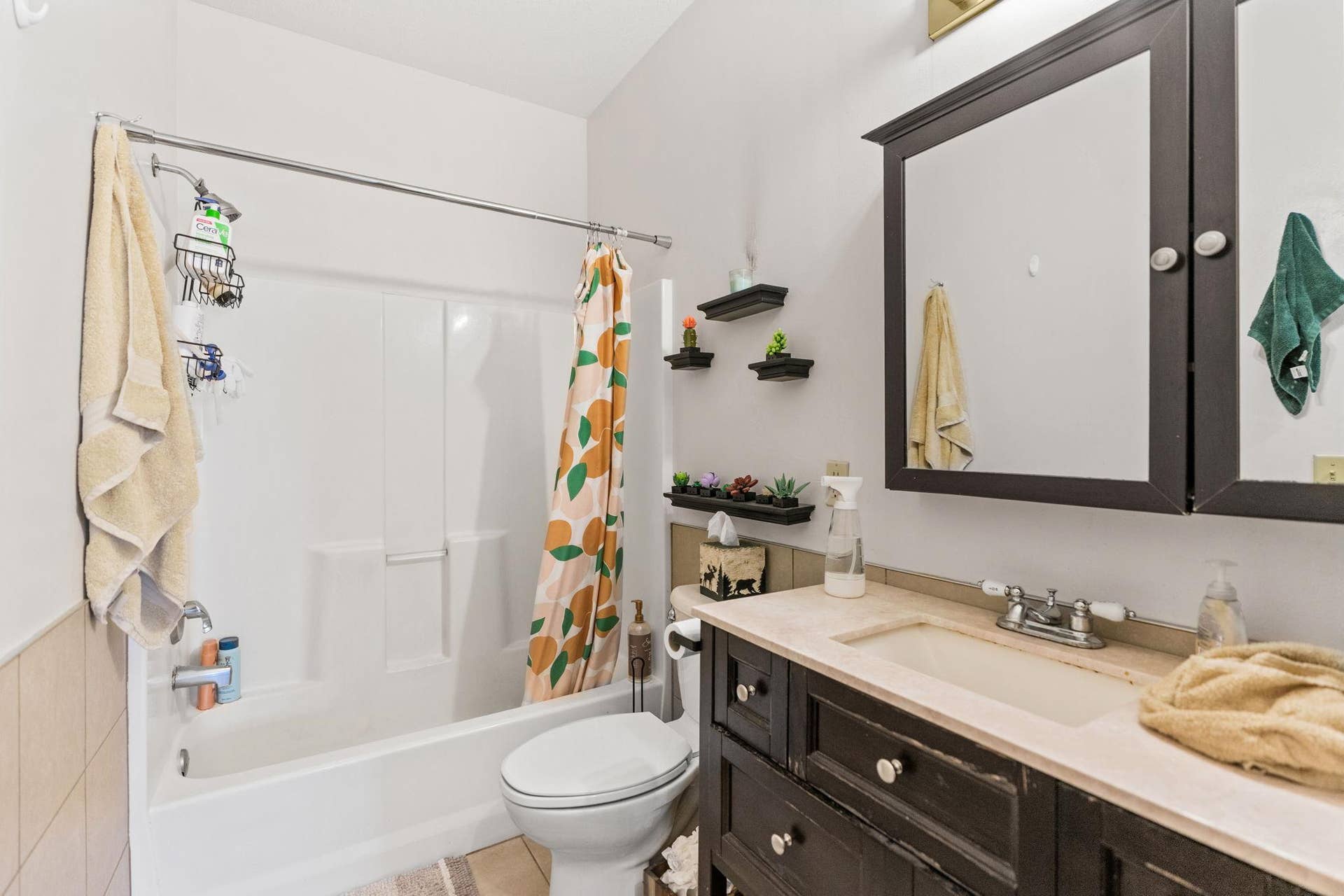 3514 Grand Avenue S, 48, Minneapolis, MN 55408 Unit 102 - Bathroom