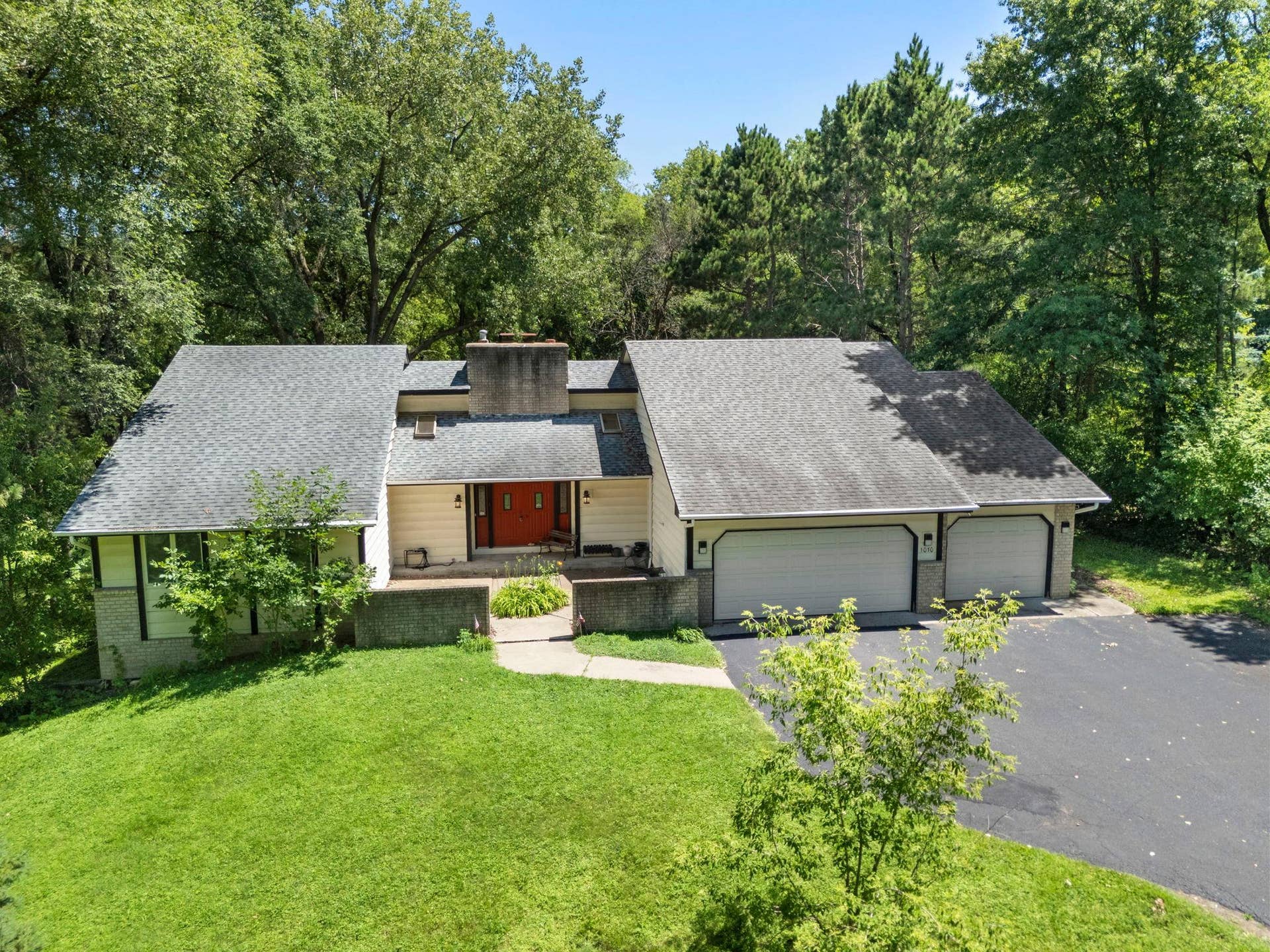 1070 Mcknight Road S, Maplewood, MN 55119 1070 Mcknight Road S, Maplewood, MN 55119