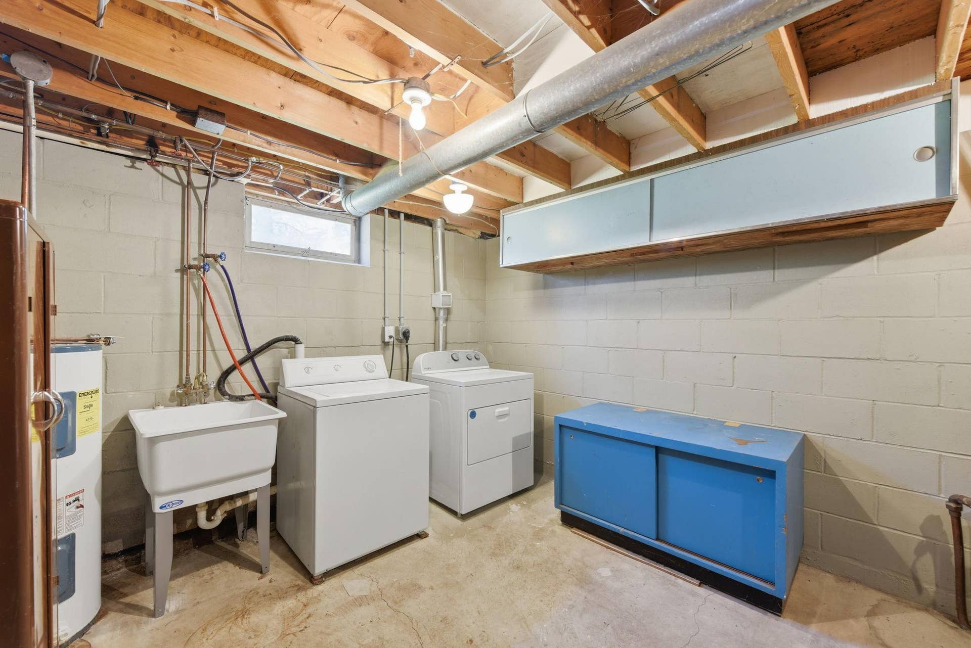 5698 Stagecoach Trail N, Stillwater, MN 55082 Large LL laundry room with plenty of storage space.