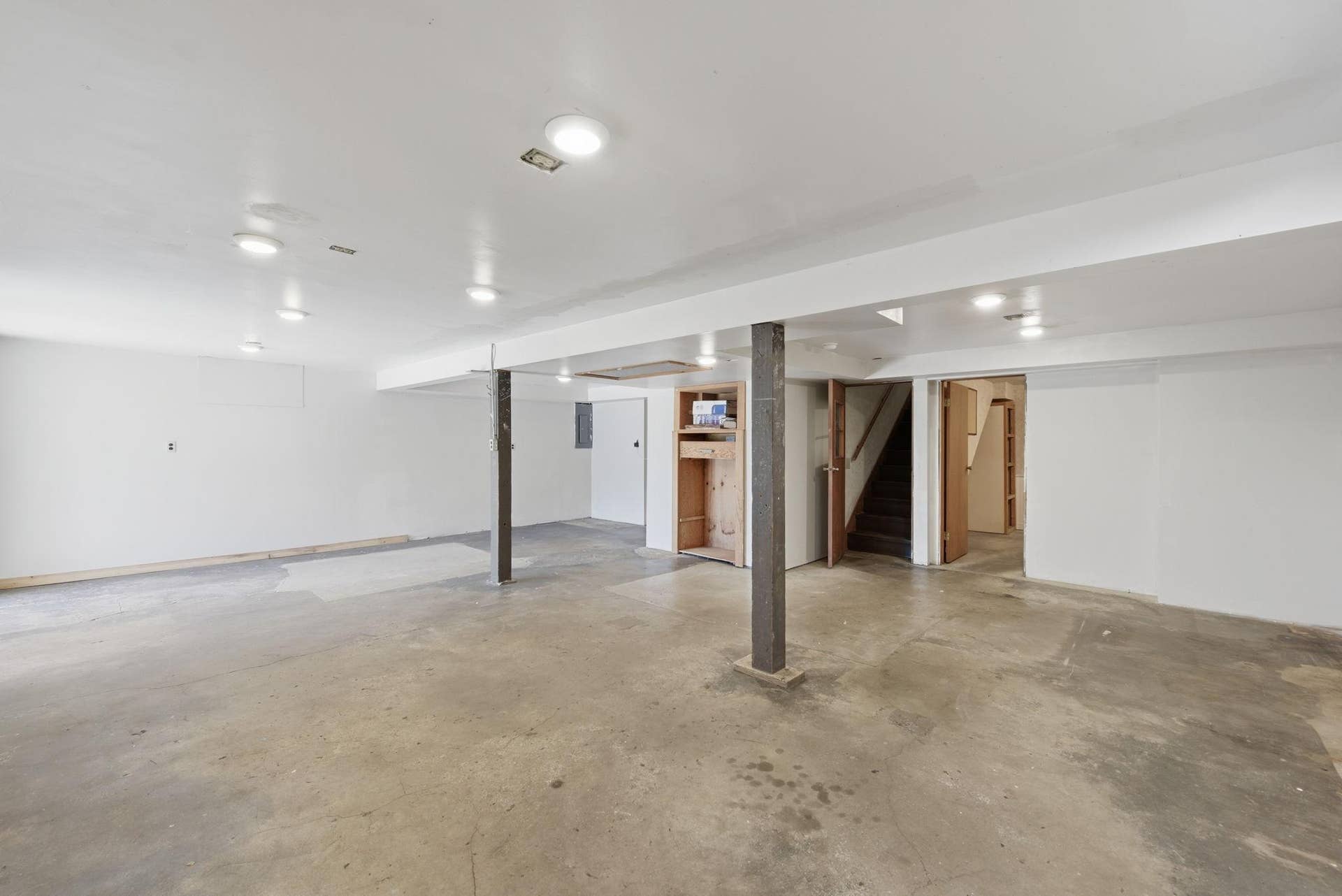 5698 Stagecoach Trail N, Stillwater, MN 55082 Extra space to put your own finishing touches on it.