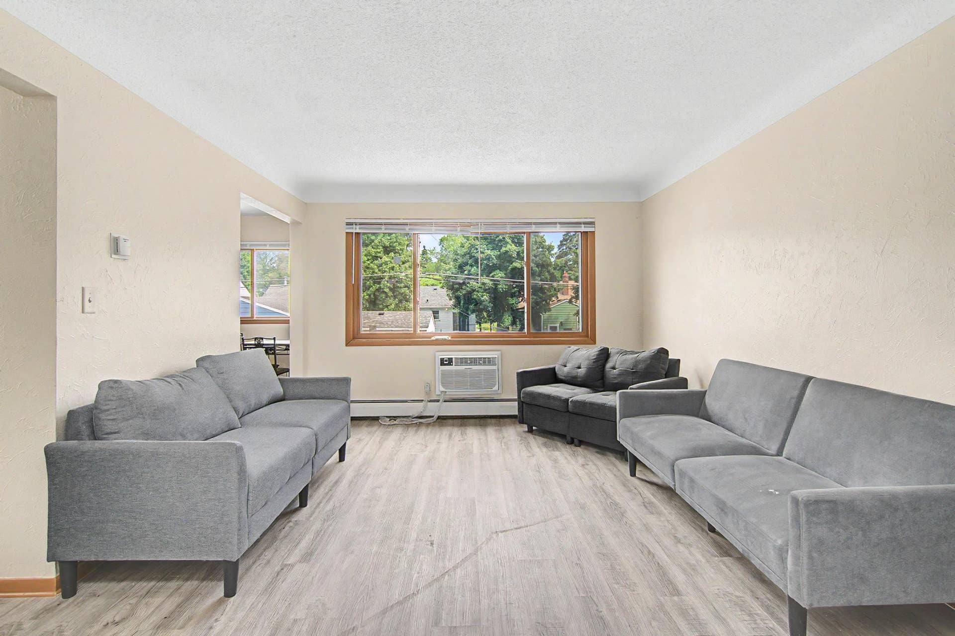 1339 Conway Street, 90, Saint Paul, MN 55106 1339 Conway Street, 90, Saint Paul, MN 55106