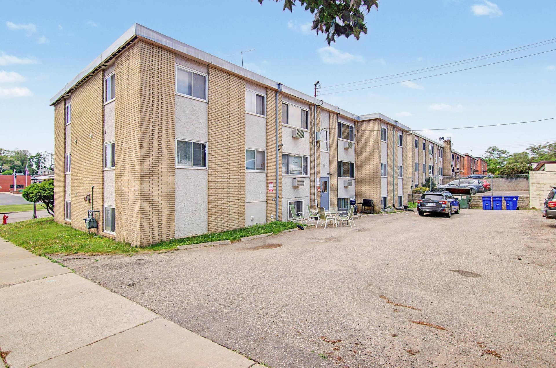 1339 Conway Street, 90, Saint Paul, MN 55106 1339 Conway Street, 90, Saint Paul, MN 55106
