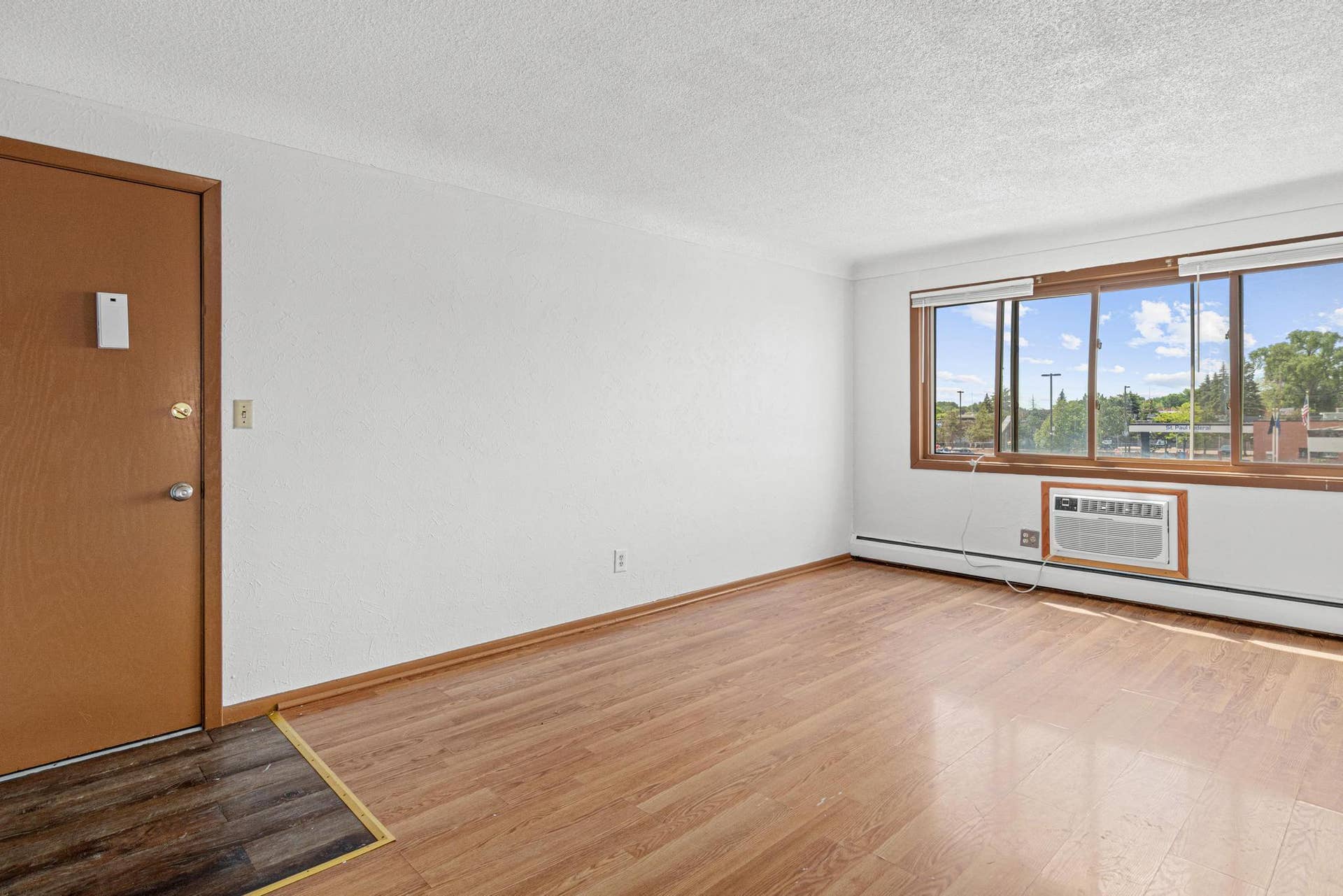 1339 Conway Street, 90, Saint Paul, MN 55106 1339 Conway Street, 90, Saint Paul, MN 55106