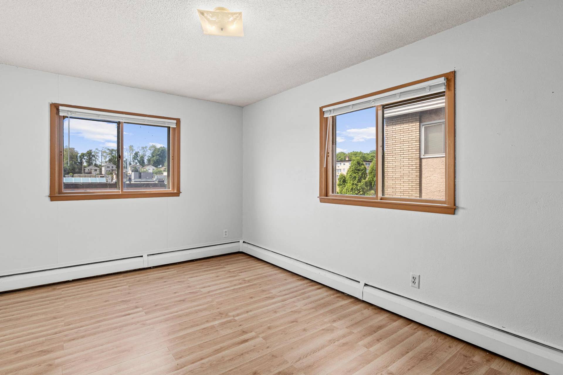 1339 Conway Street, 90, Saint Paul, MN 55106 1339 Conway Street, 90, Saint Paul, MN 55106