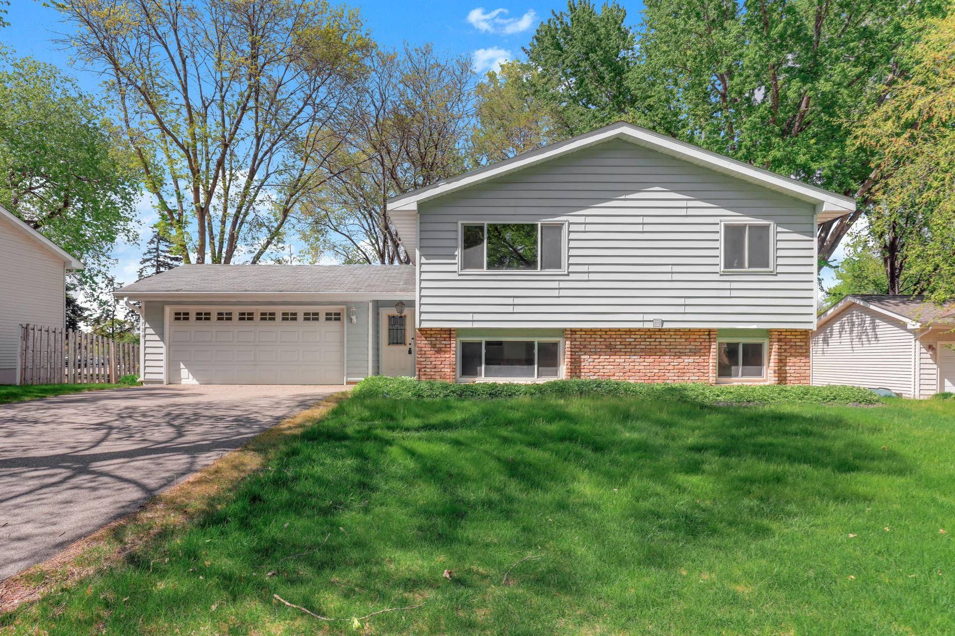 11724 67th Place N, Maple Grove, MN 55369 11724 67th Place N, Maple Grove, MN 55369