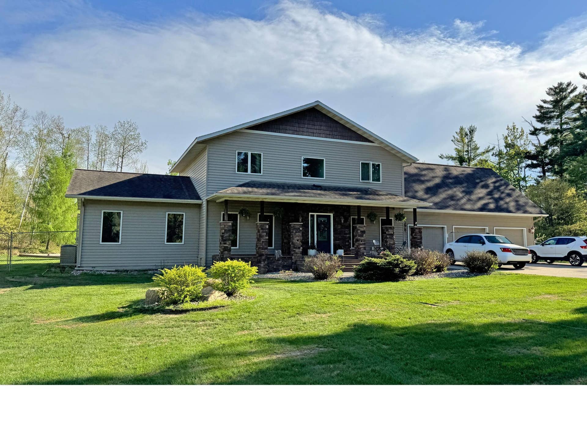 412 Majestic Pines Lane NW, Bemidji, MN 56601 Front of house.jpg