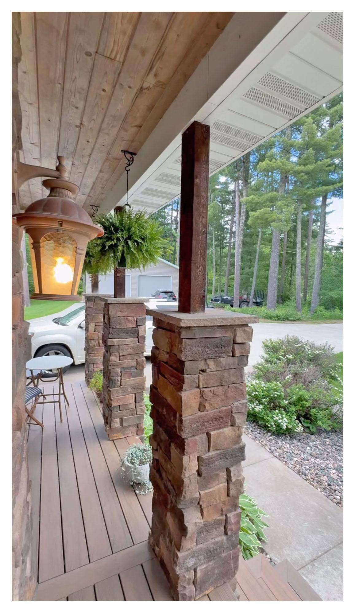 412 Majestic Pines Lane NW, Bemidji, MN 56601 Front Entry Lighting.jpg