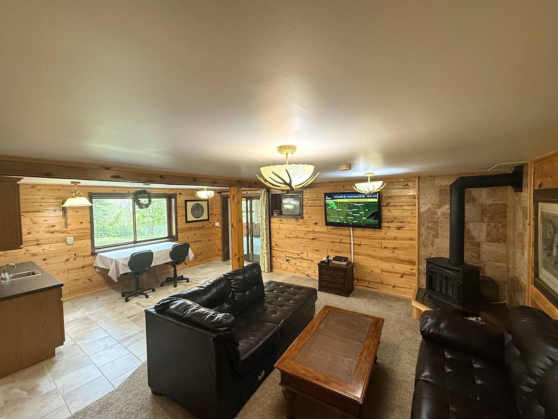 104 6th Street SE, Bemidji, MN 56601 Basement living room