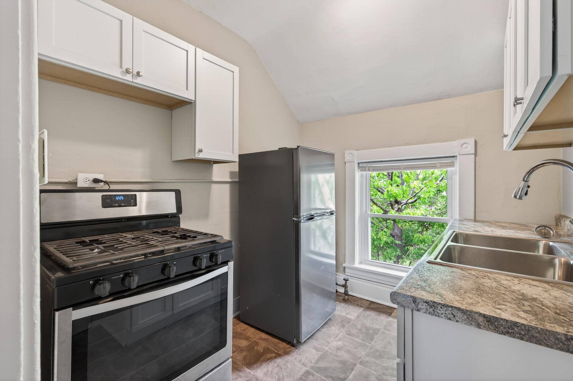 1811 E 28th Street, 22, Minneapolis, MN 55407 34_1811_E_28th34_mls.jpg
