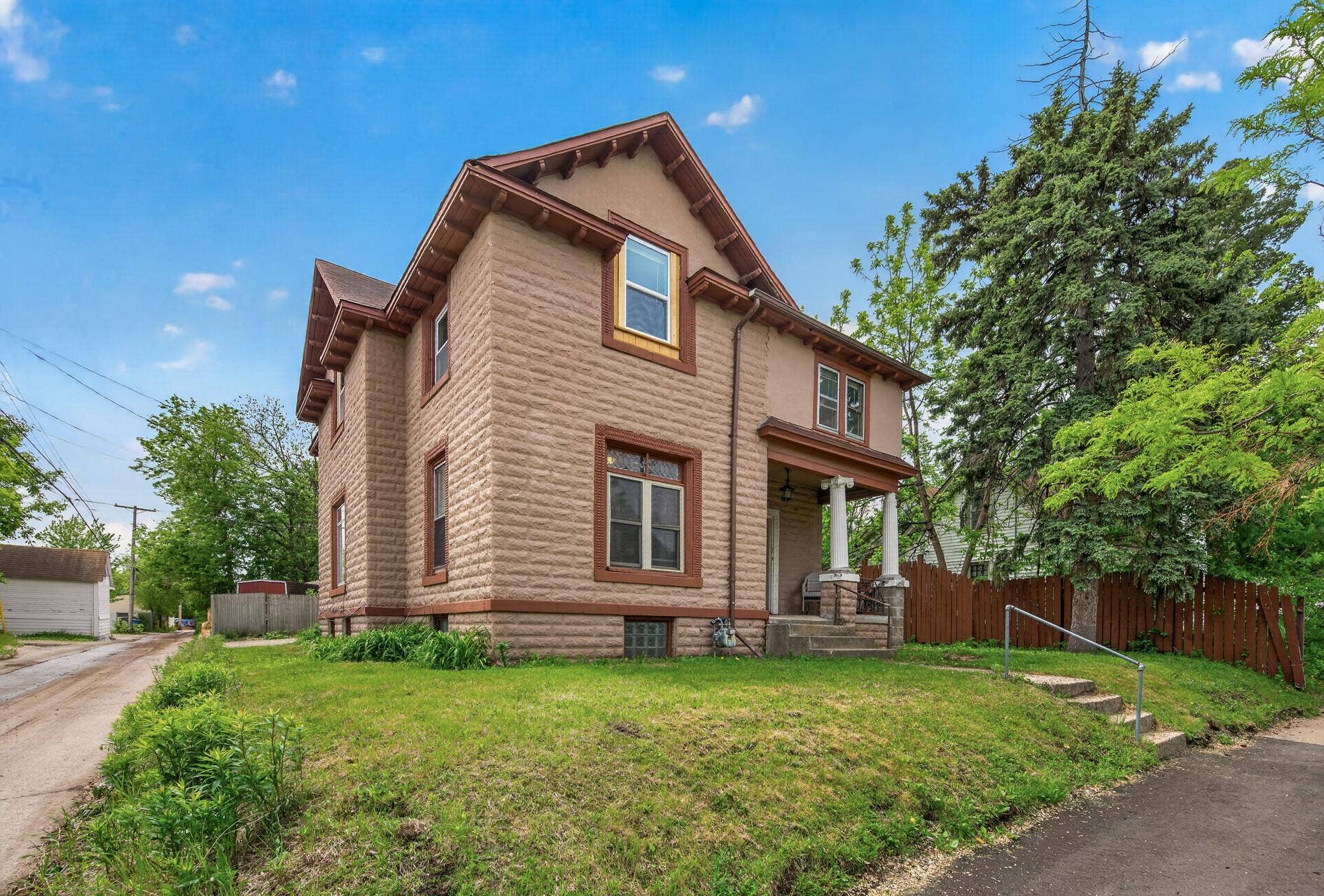 1811 E 28th Street, 22, Minneapolis, MN 55407 02_1811_E_28th2_mls.jpg