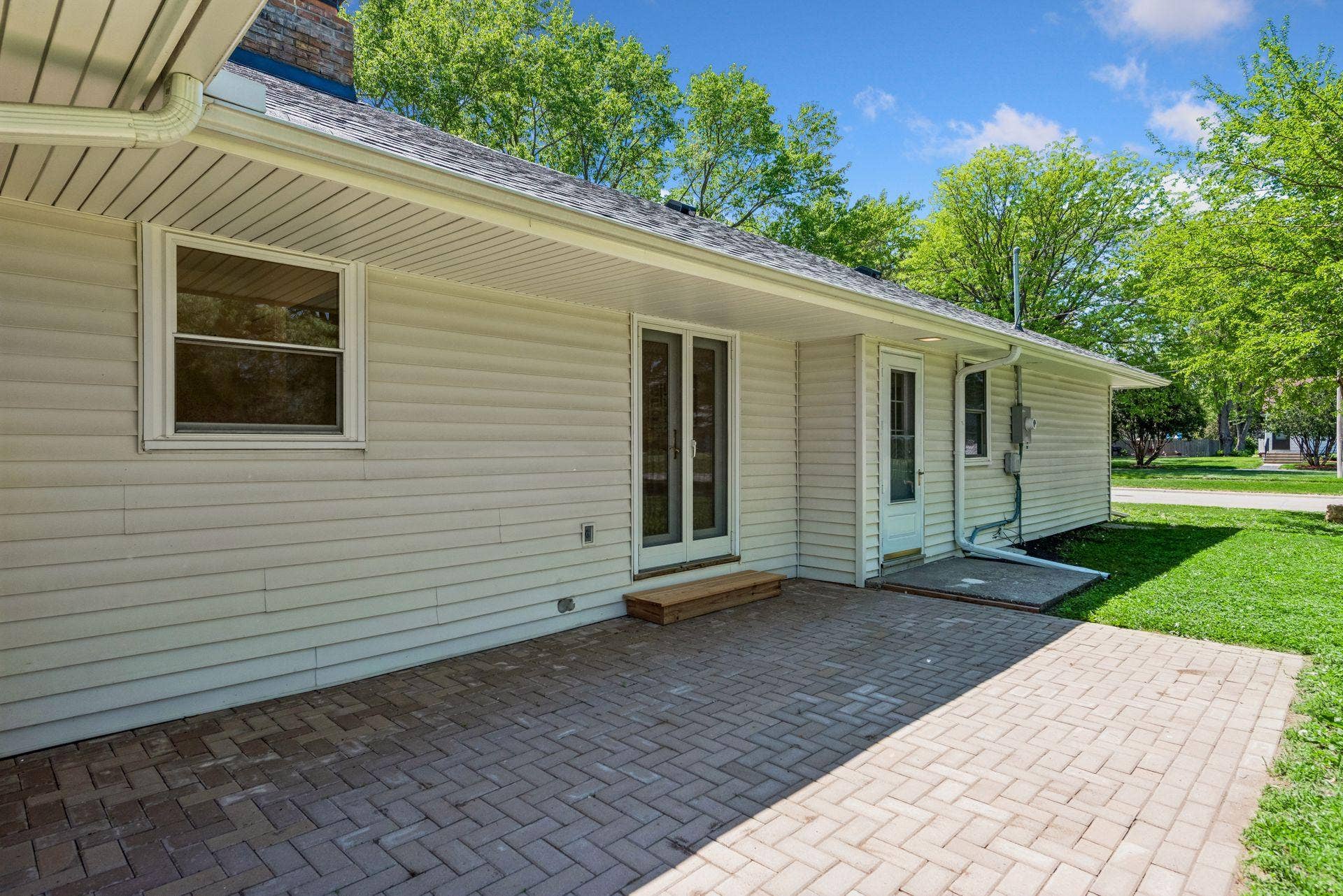 New Back Yard Paver patio