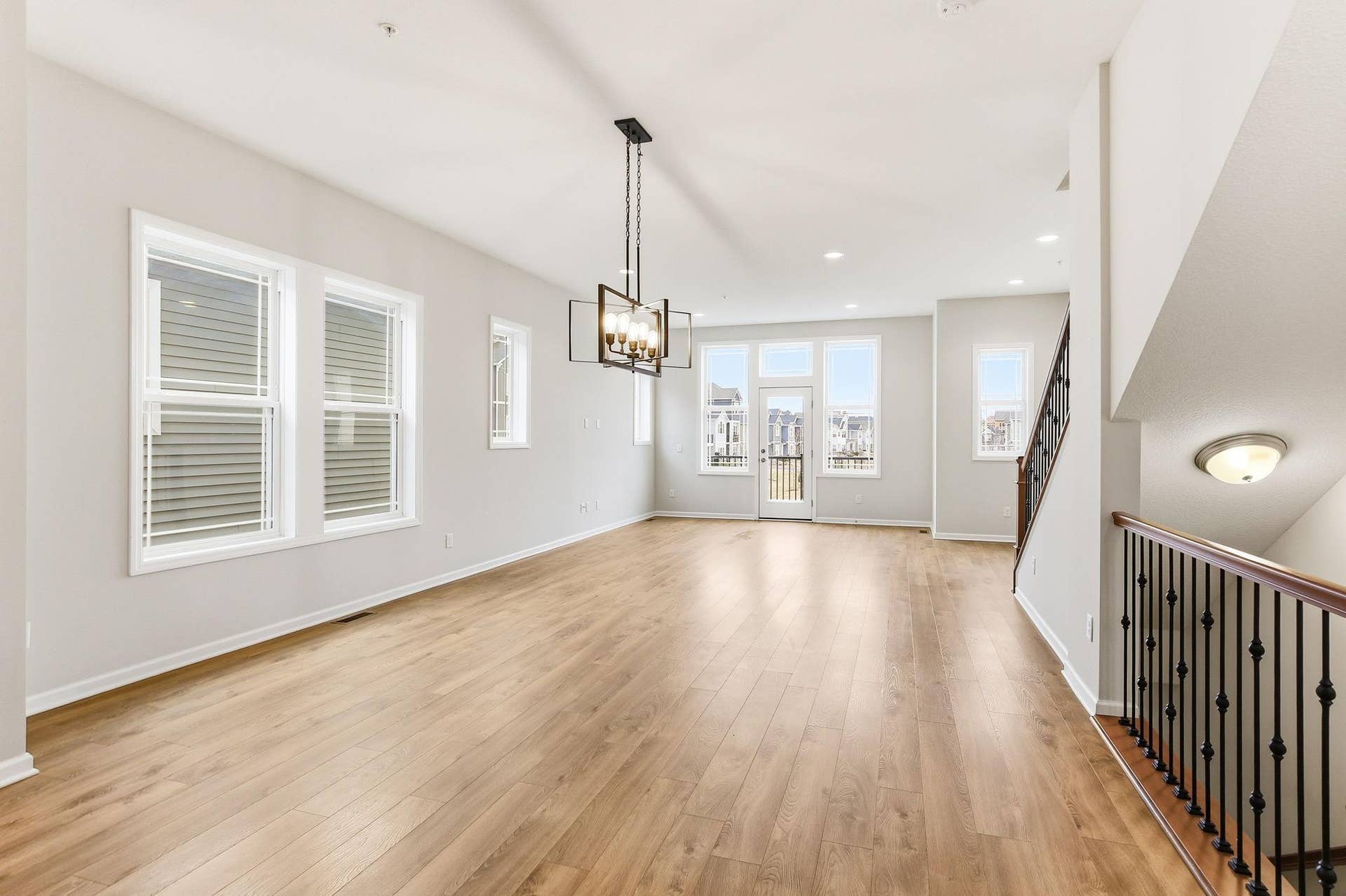 11289 81st Way N, Maple Grove, MN 55369 8-web-or-mls-11289-81st-Wy-N-08.jpg