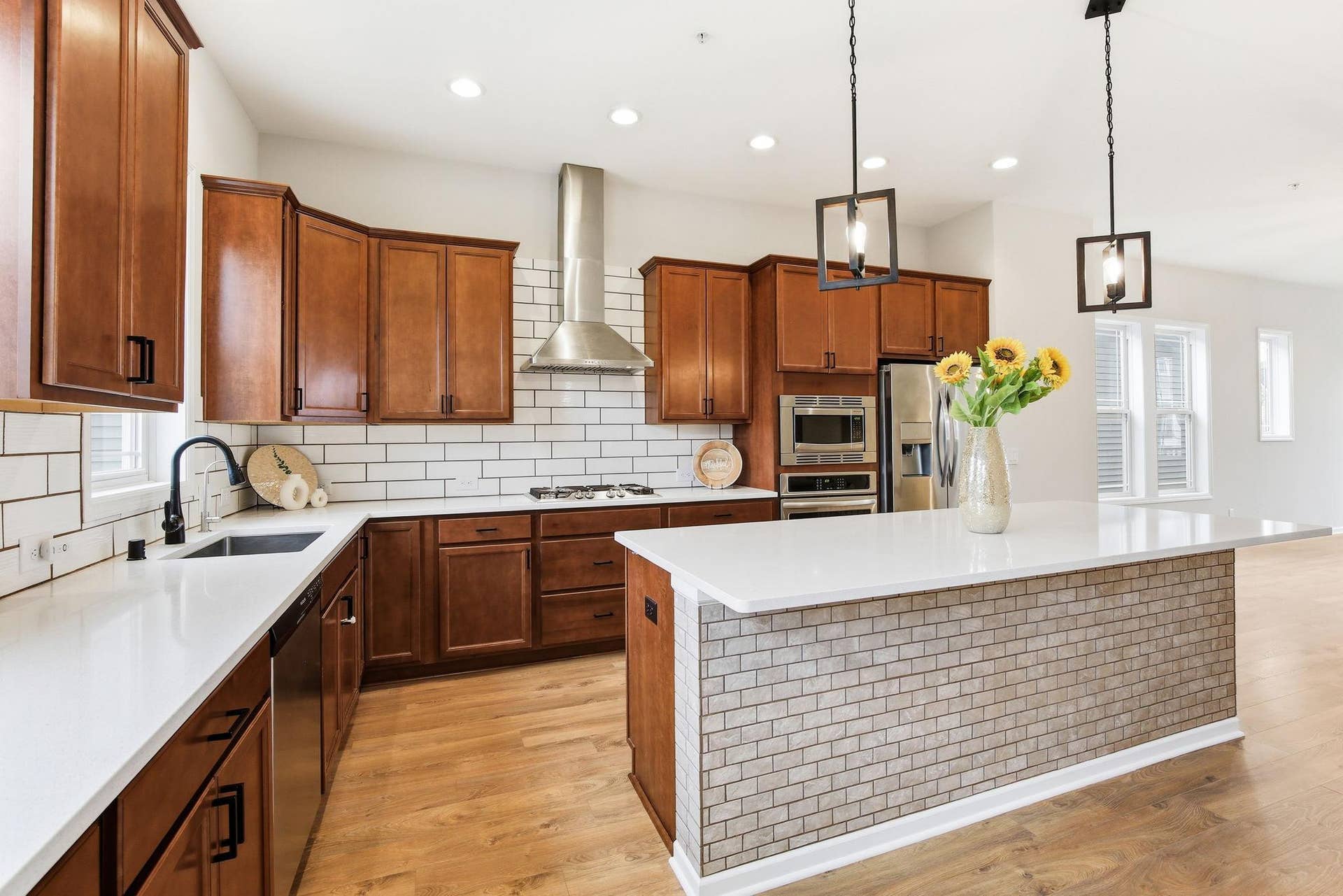 11289 81st Way N, Maple Grove, MN 55369 17-web-or-mls-11289-81st-Wy-N-17.jpg