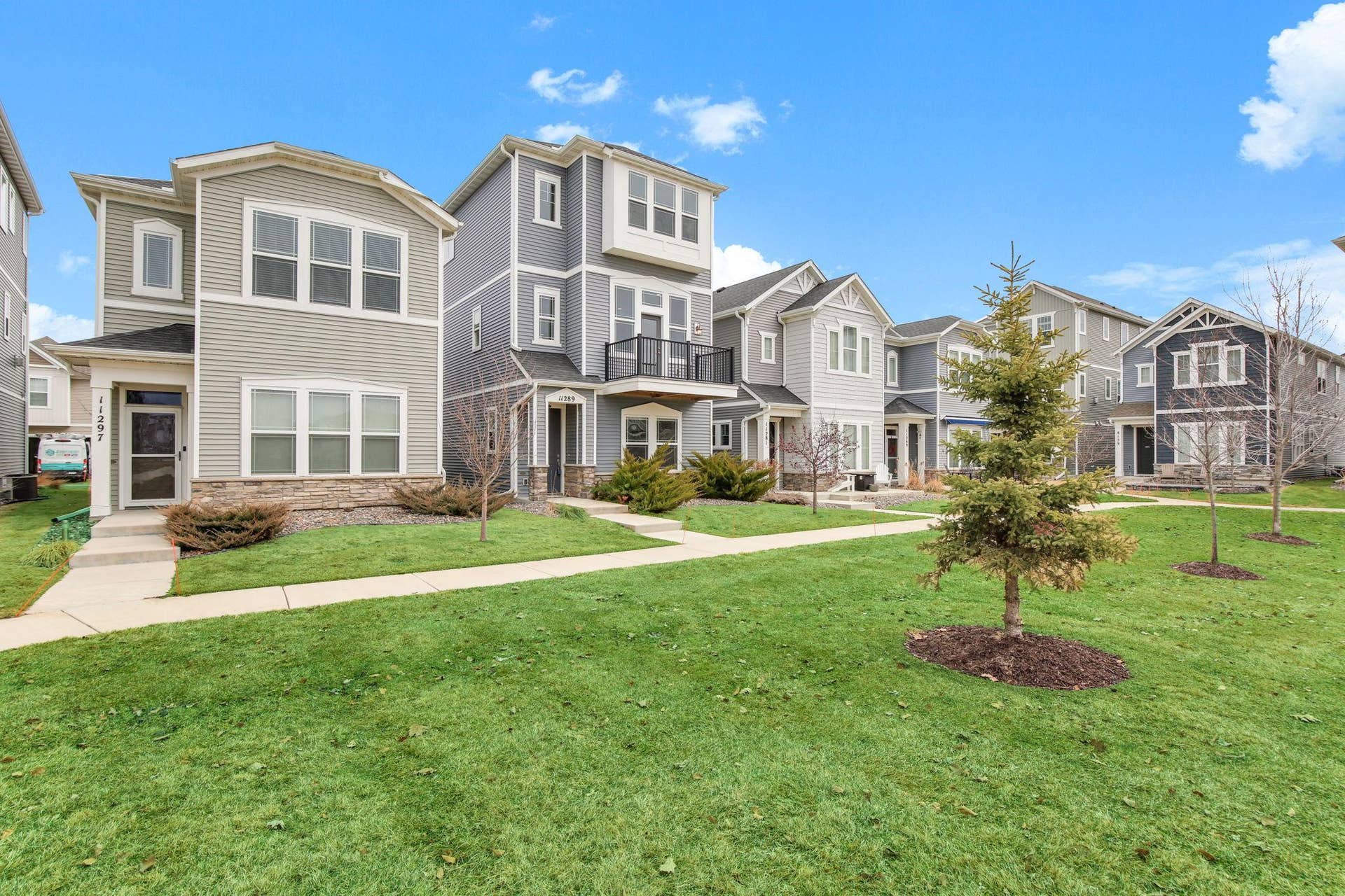 11289 81st Way N, Maple Grove, MN 55369 3-web-or-mls-11289-81st-Wy-N-03.jpg