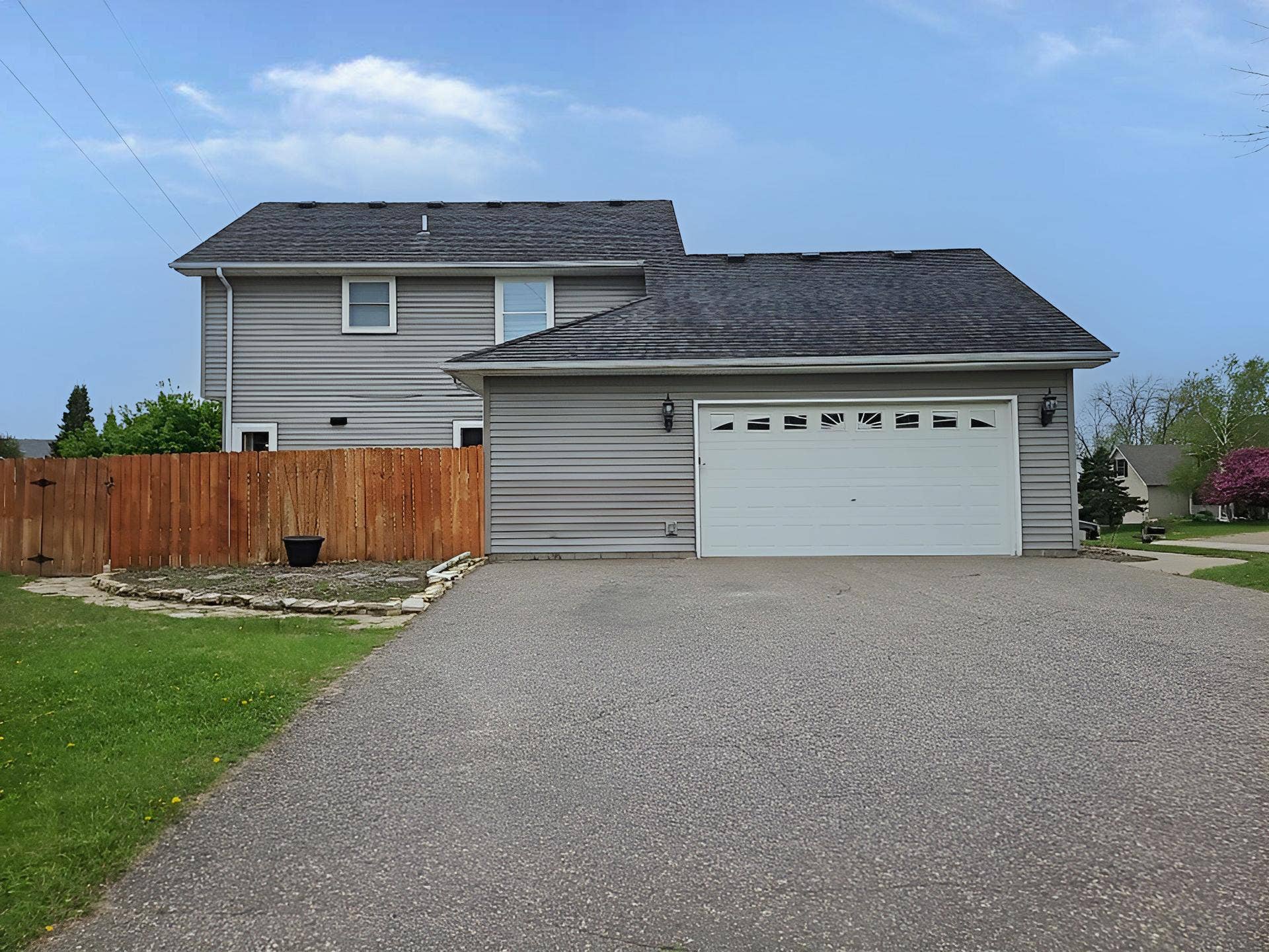 5928 Pintail Lane, White Bear Lake, MN 55110 IMG_20260514_150849~2.jpg