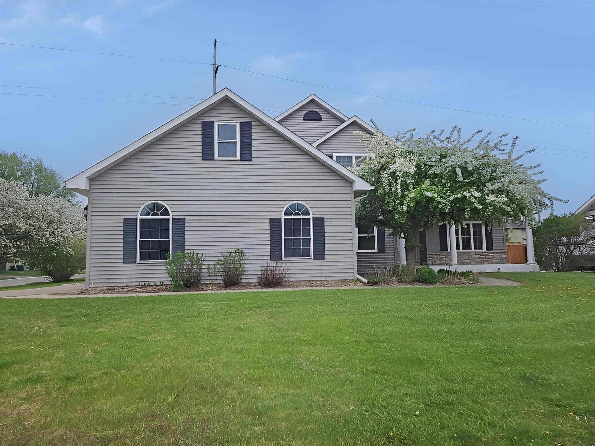 5928 Pintail Lane, White Bear Lake, MN 55110 IMG_20260514_150928.jpg