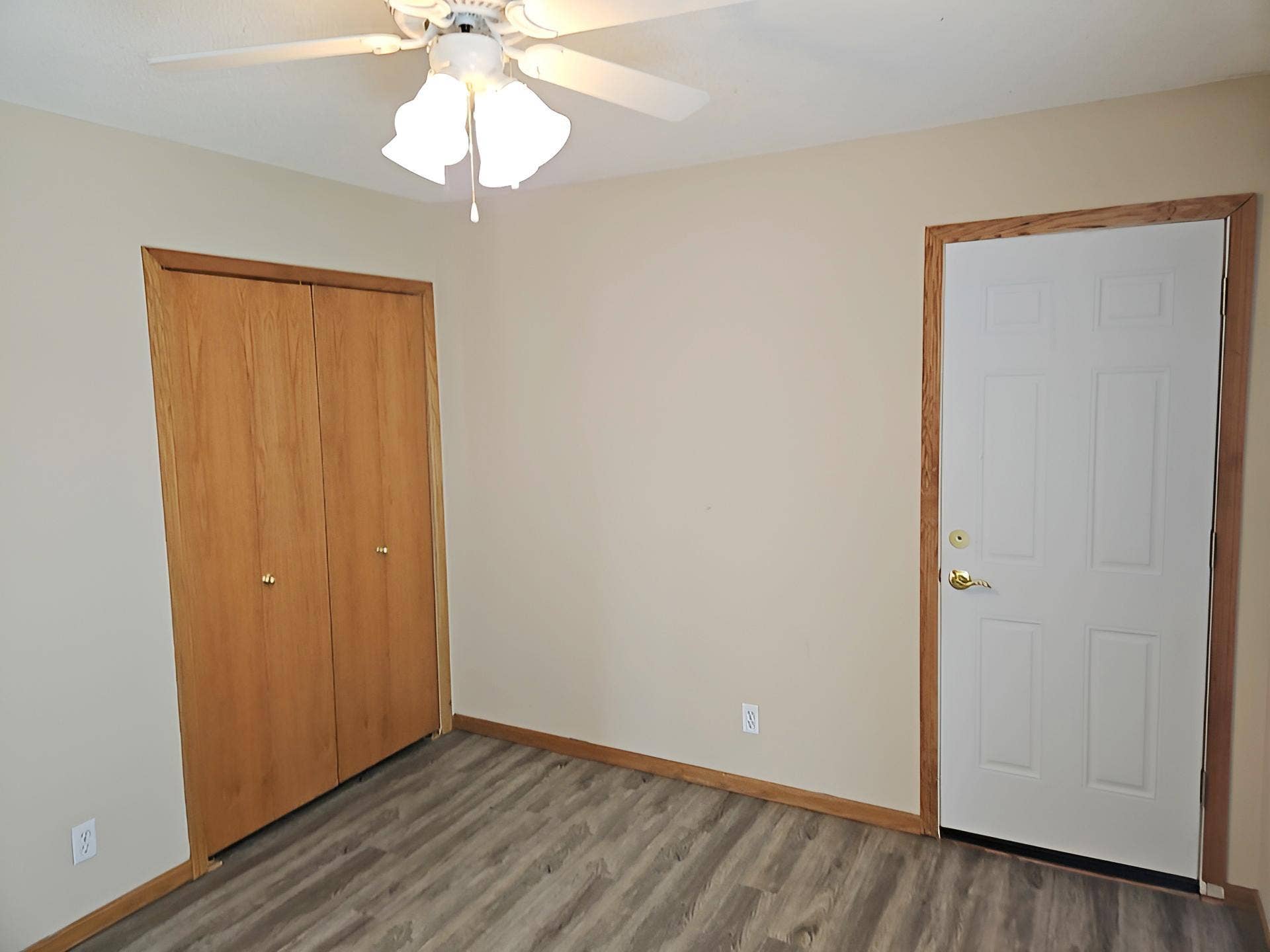 5928 Pintail Lane, White Bear Lake, MN 55110 IMG_20260514_143932~2.jpg