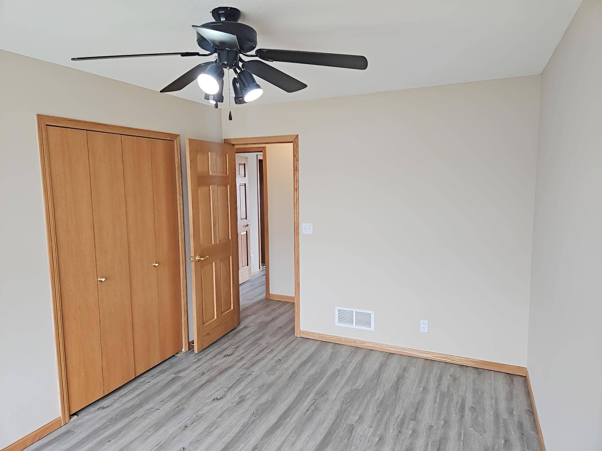 5928 Pintail Lane, White Bear Lake, MN 55110 IMG_20260514_144032~2.jpg