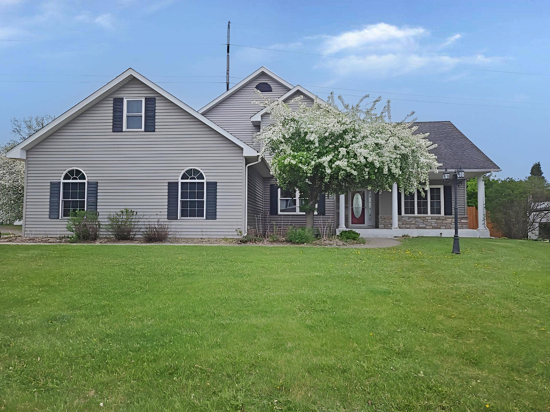 5928 Pintail Lane, White Bear Lake, MN 55110 IMG_20260514_150939.jpg