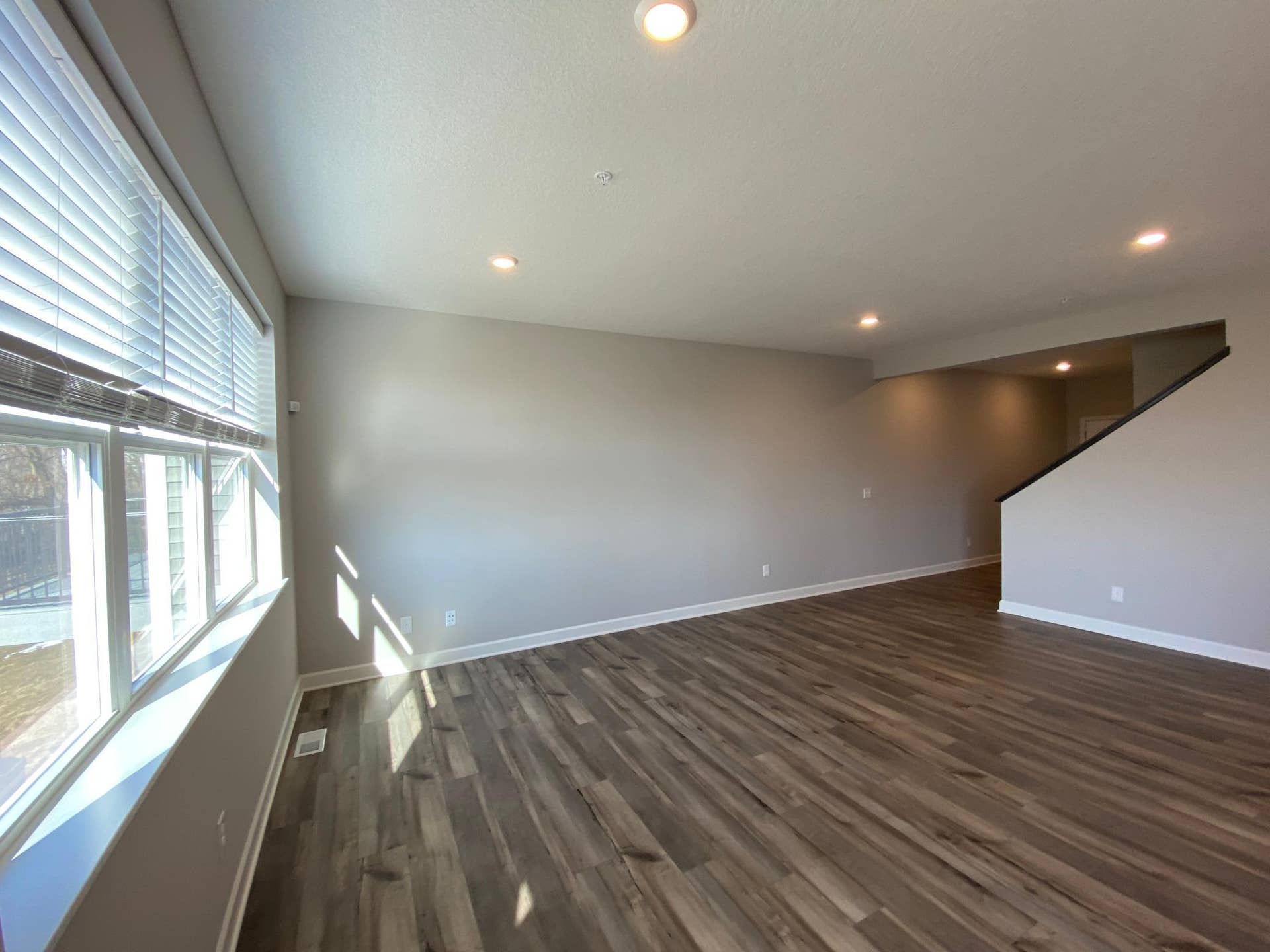 188 Jean Avenue N, Lake Elmo, MN 55042 The Large Main Floor Great Room has plenty of room with 800 sq ft.