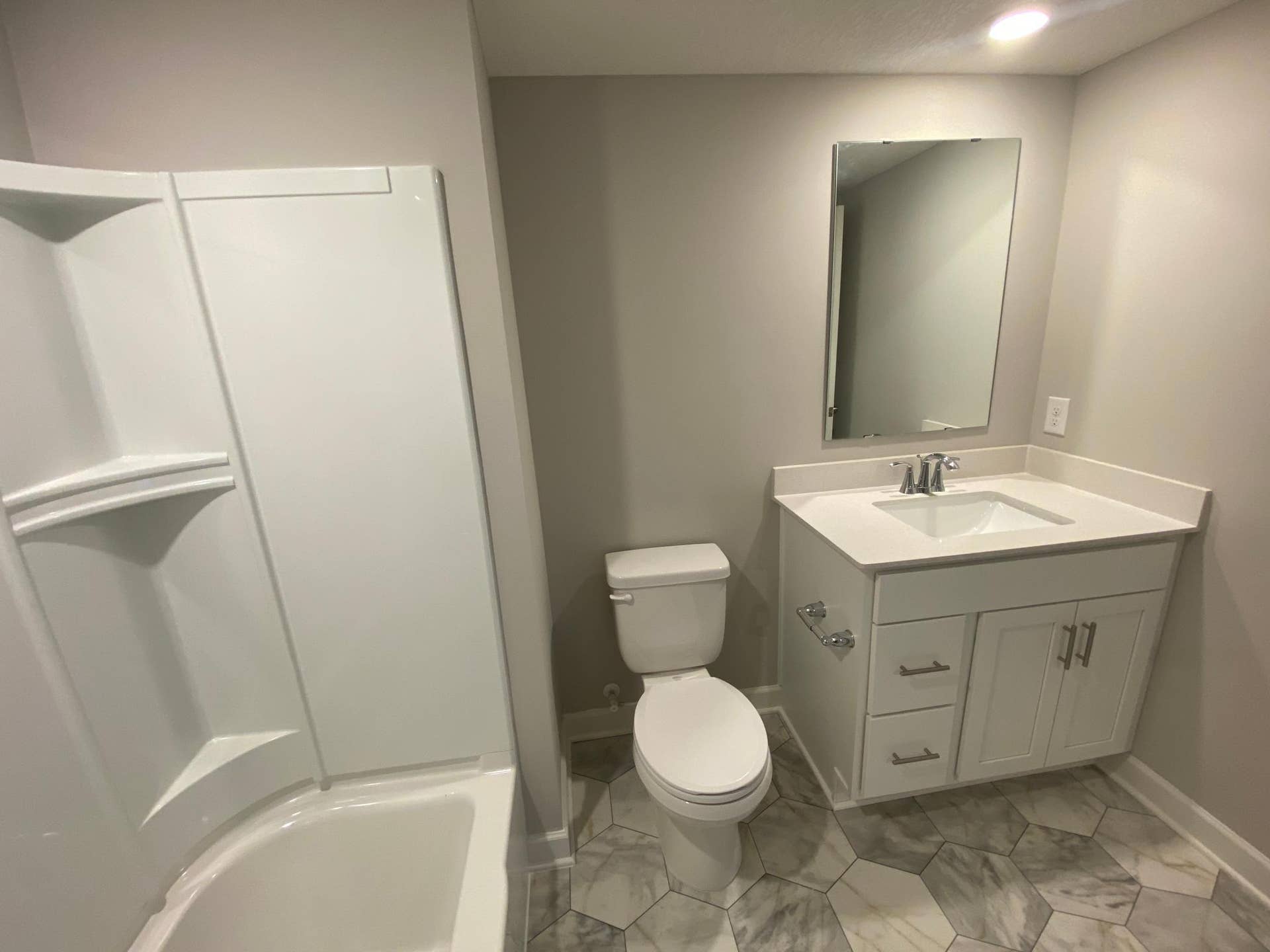 188 Jean Avenue N, Lake Elmo, MN 55042 Lower Level Full Bathroom