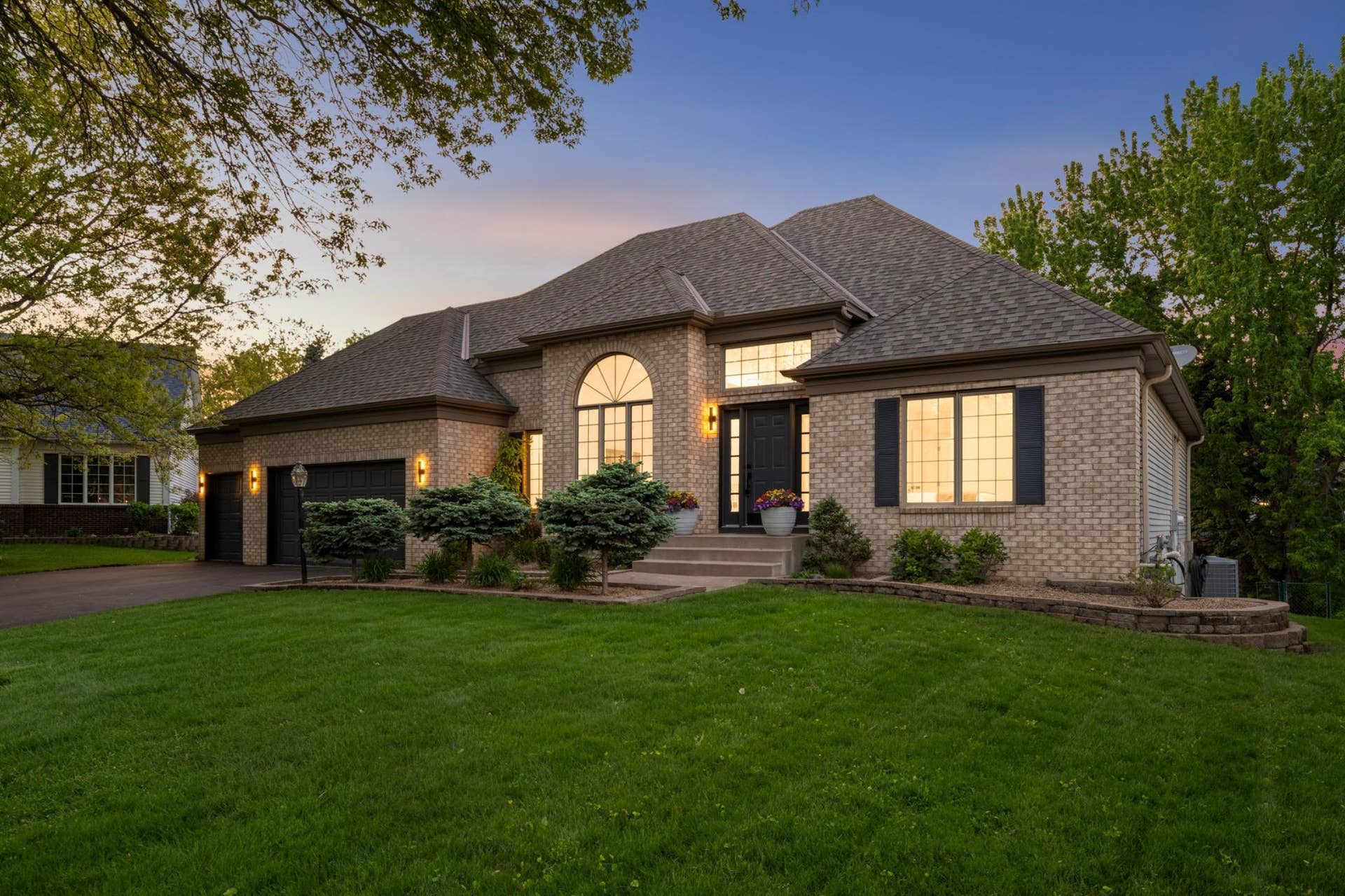 802 Spring Hill Court, Woodbury, MN 55125 802 Spring Hill Court, Woodbury, MN 55125