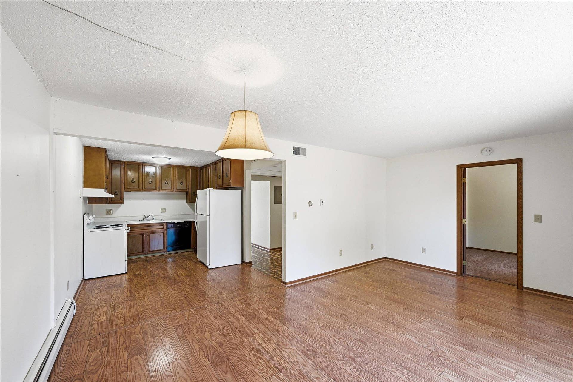 09-6081 Paris Ave N [3093393]- 009.jpg