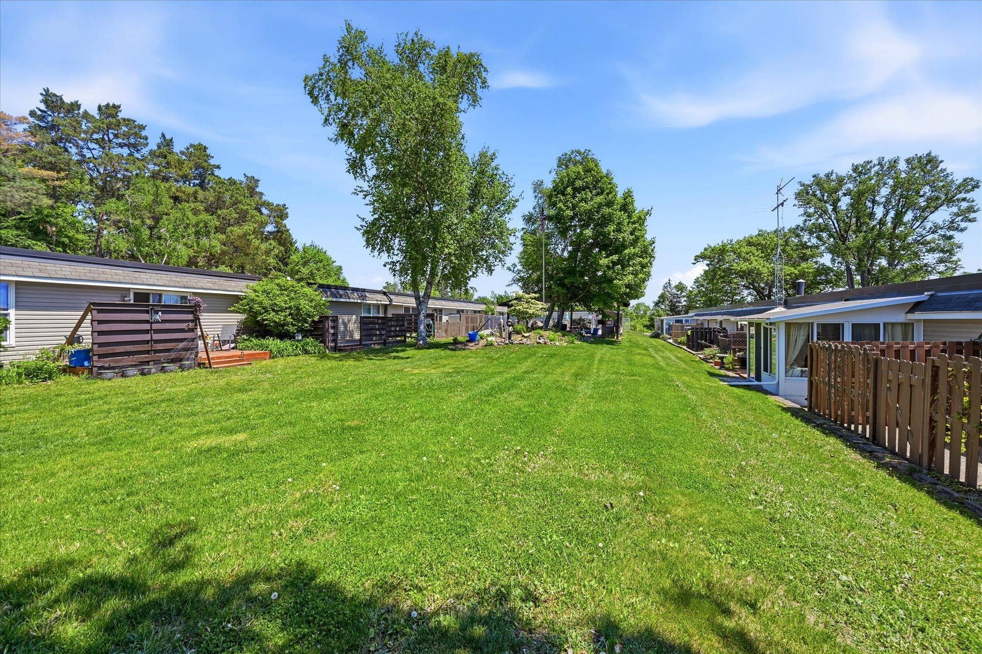 30-6081 Paris Ave N [3093393]- 030.jpg