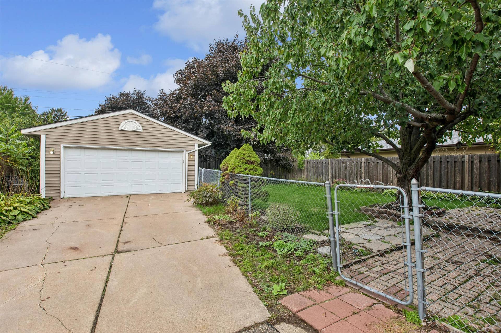 1493 Arundel Street, 97, Saint Paul, MN 55117 2 car garage, fully fenced in backyard