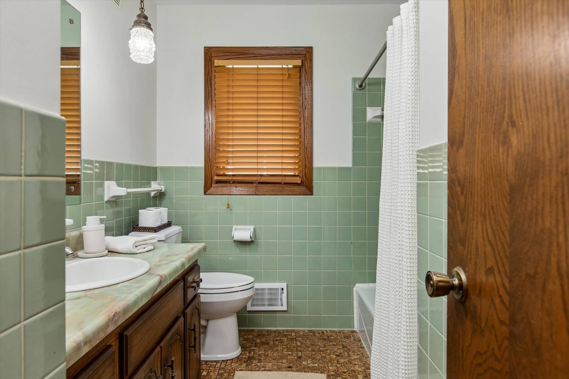 1493 Arundel Street, 97, Saint Paul, MN 55117 Main level Full Bathroom