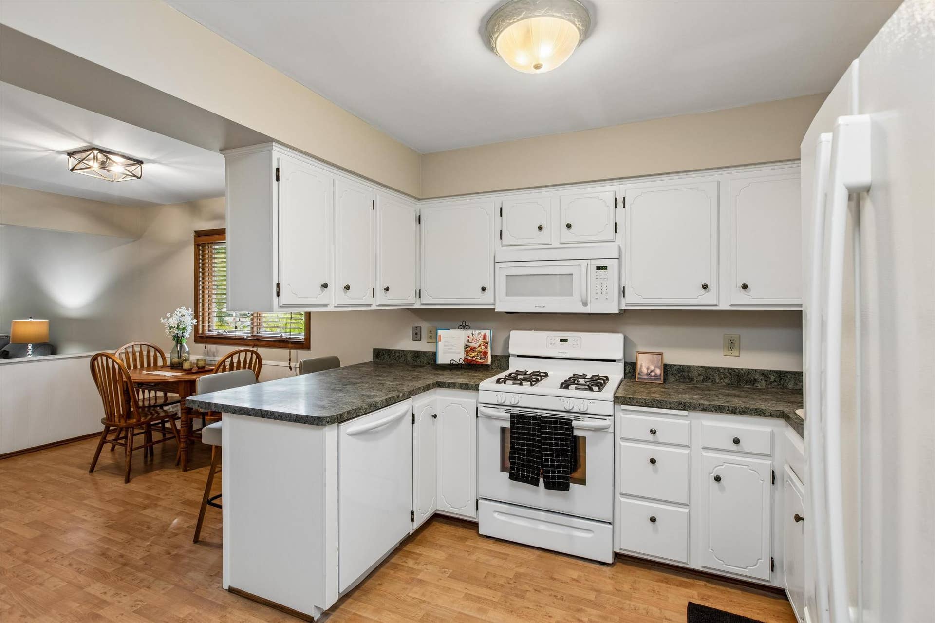 1493 Arundel Street, 97, Saint Paul, MN 55117 Kitchen