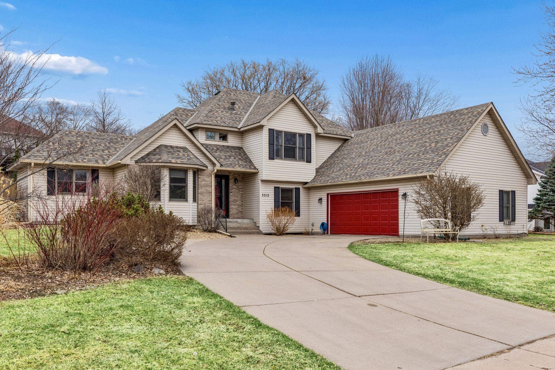 3012 Walter Street, Maplewood, MN 55109 Great Curb Appeal!