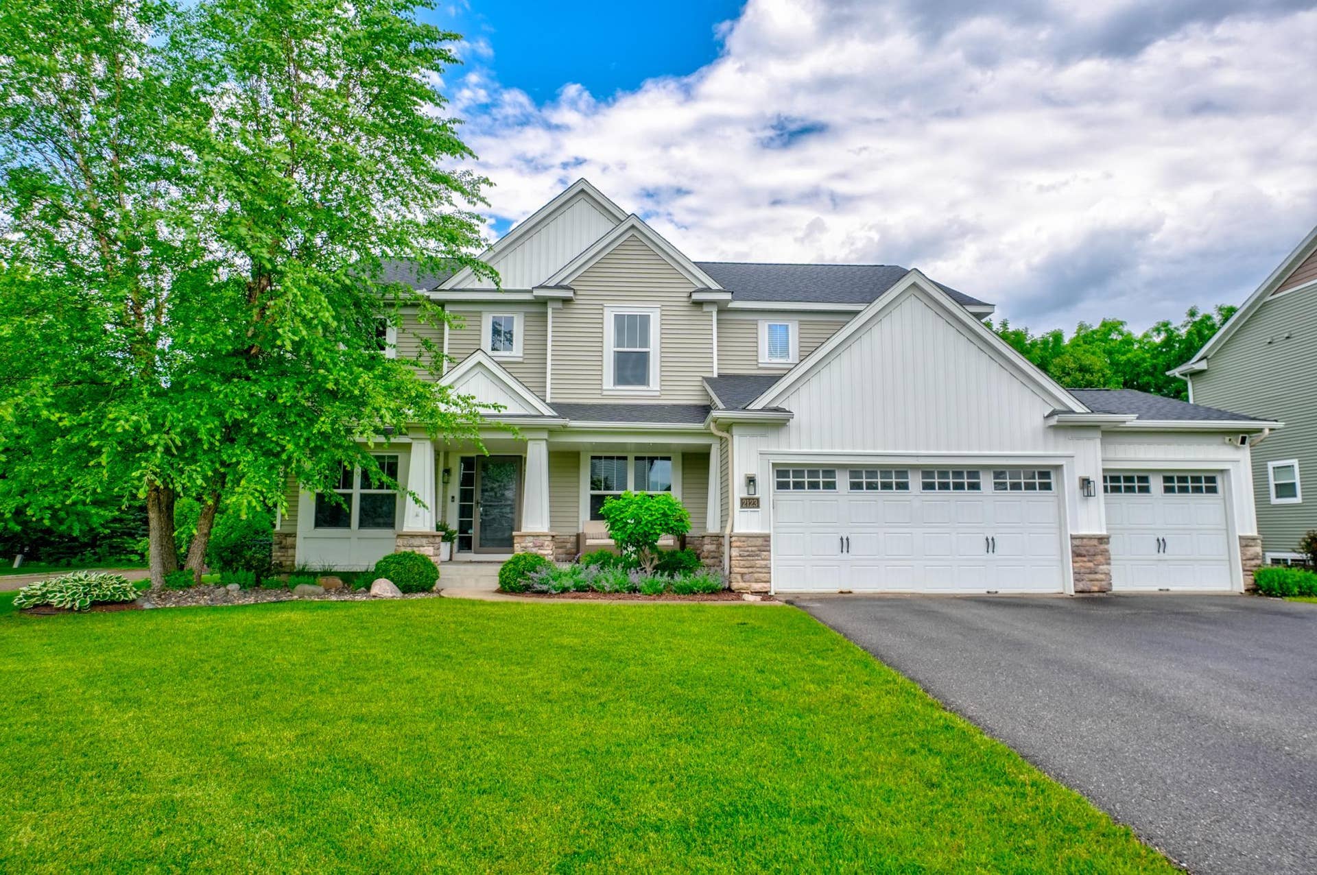 2123 Vermillion Curve, Woodbury, MN 55129 2123 Vermillion Curve, Woodbury, MN 55129