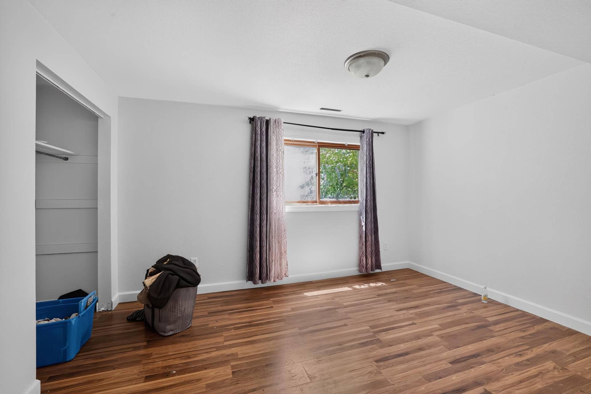 26_2068_48th_St_NW-Bedroom-6623.jpg