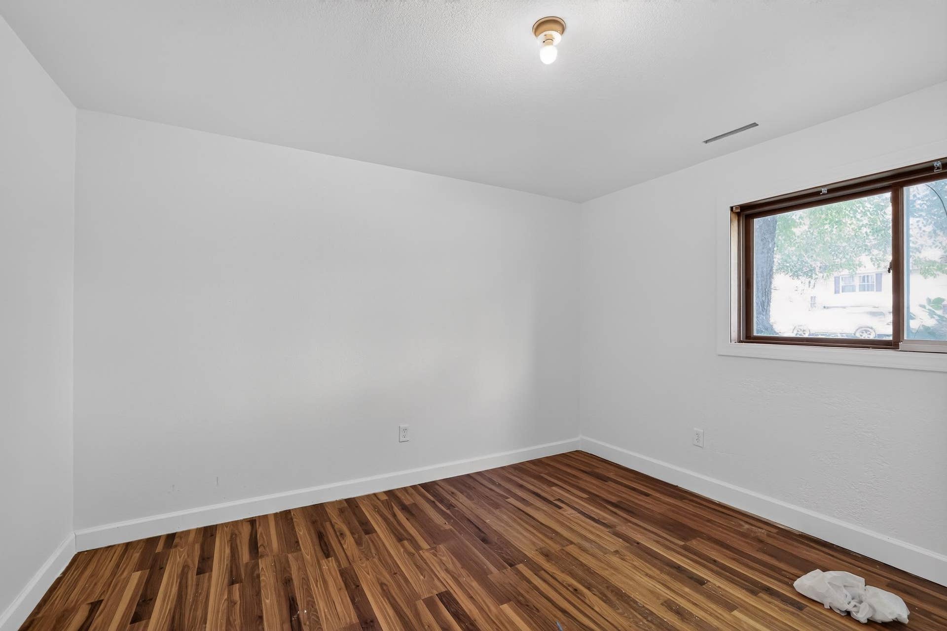 21_2068_48th_St_NW-Bedroom-6633.jpg
