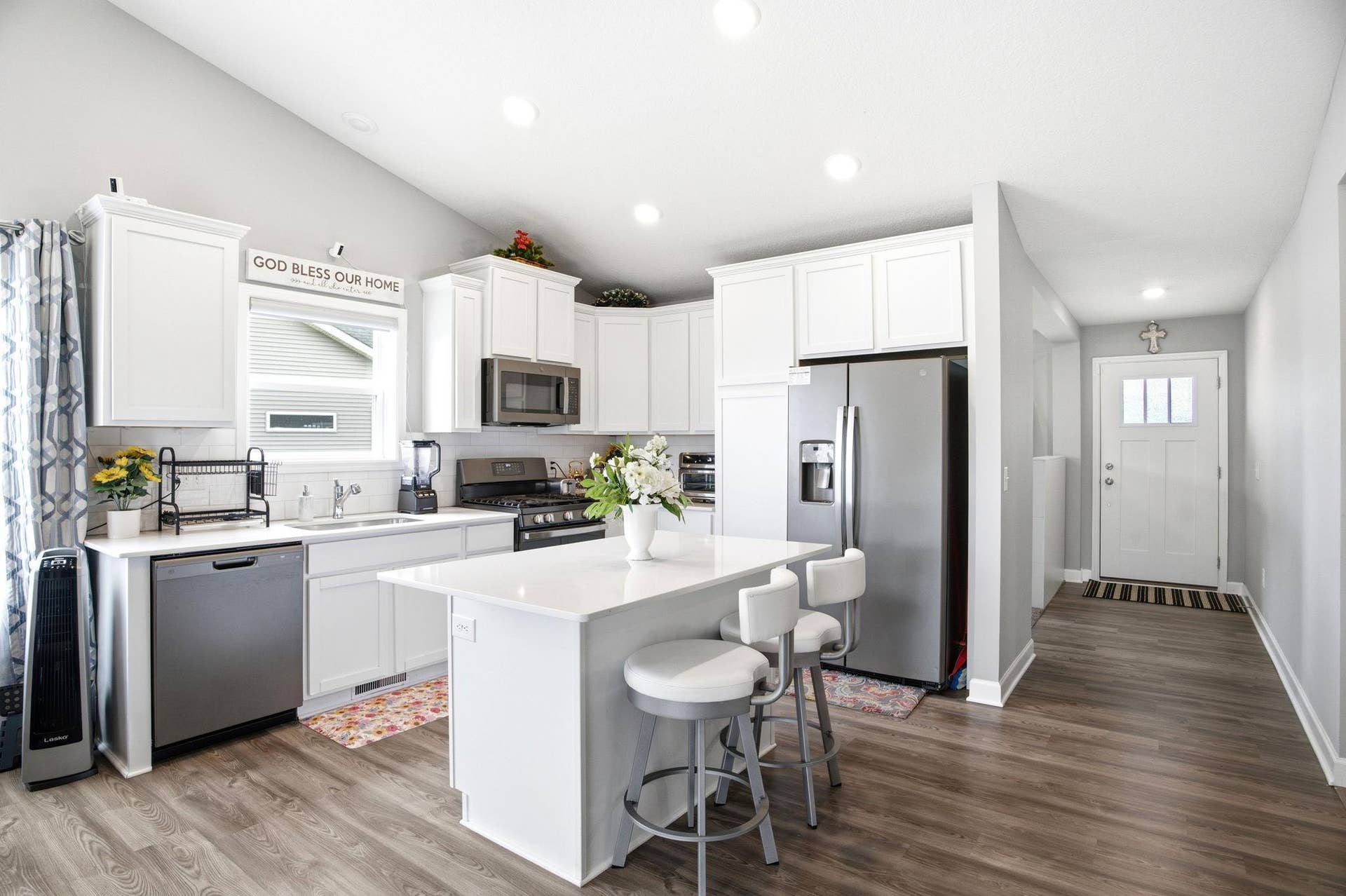 12839 Fraizer Street NE, Blaine, MN 55449 11-web-or-mls-020_DSC00773.jpg