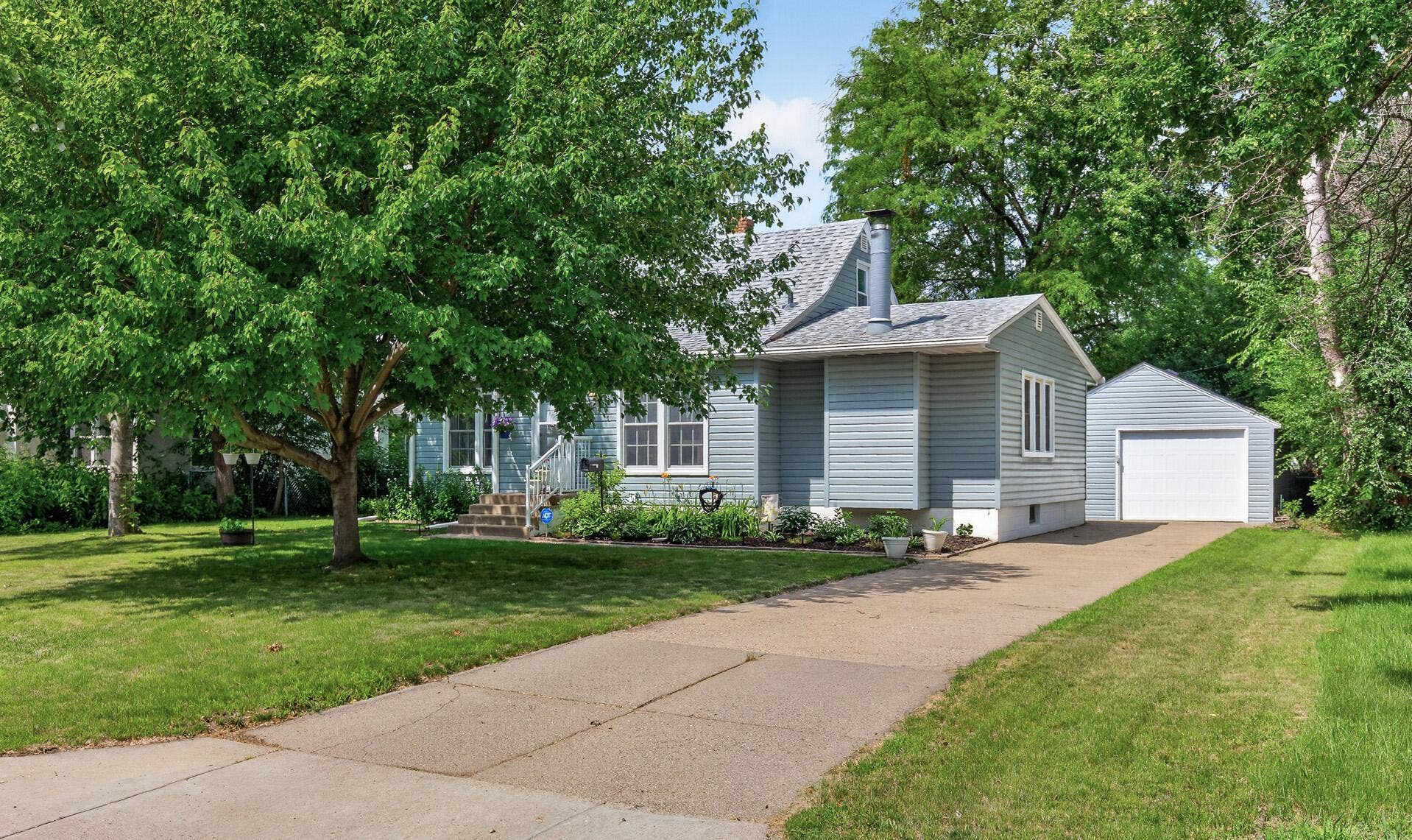 5517 James Avenue N, Brooklyn Center, MN 55430 5517 James Avenue N, Brooklyn Center, MN 55430