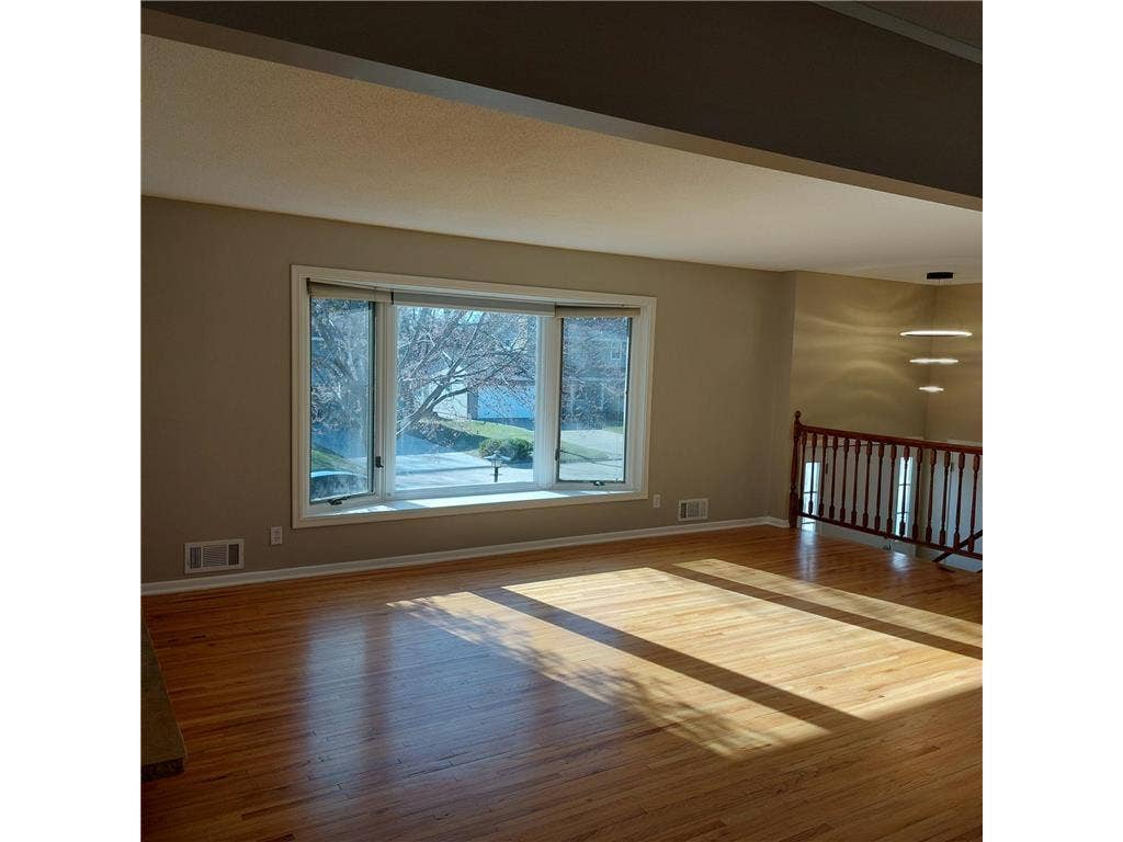 6325 Halifax Avenue S, Edina, MN 55424 6325 Halifax Avenue S, Edina, MN 55424