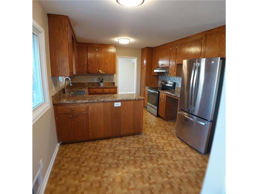6325 Halifax Avenue S, Edina, MN 55424 6325 Halifax Avenue S, Edina, MN 55424