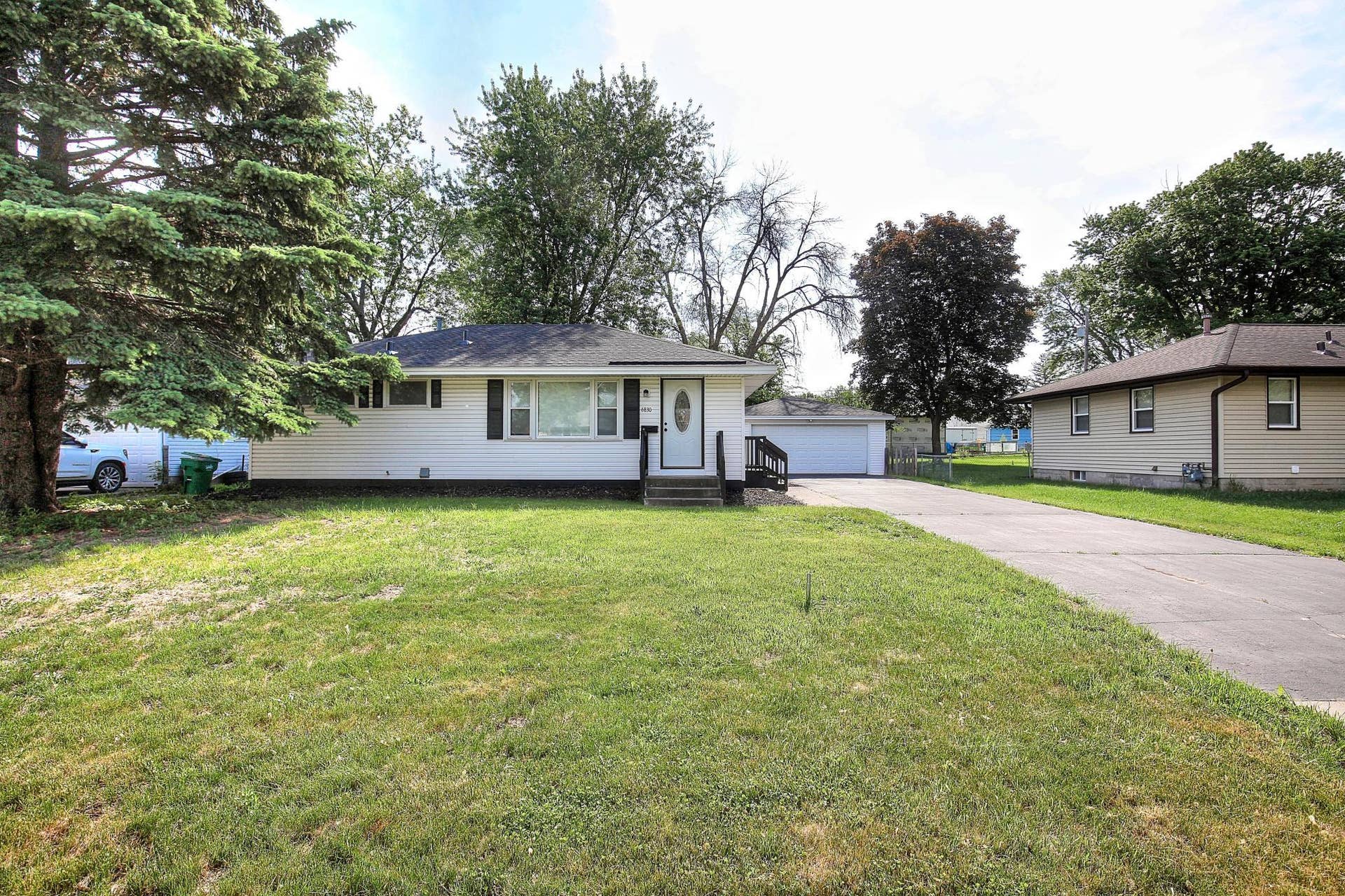 6830 Toledo Avenue N, Brooklyn Center, MN 55429 6830 Toledo Avenue N, Brooklyn Center, MN 55429