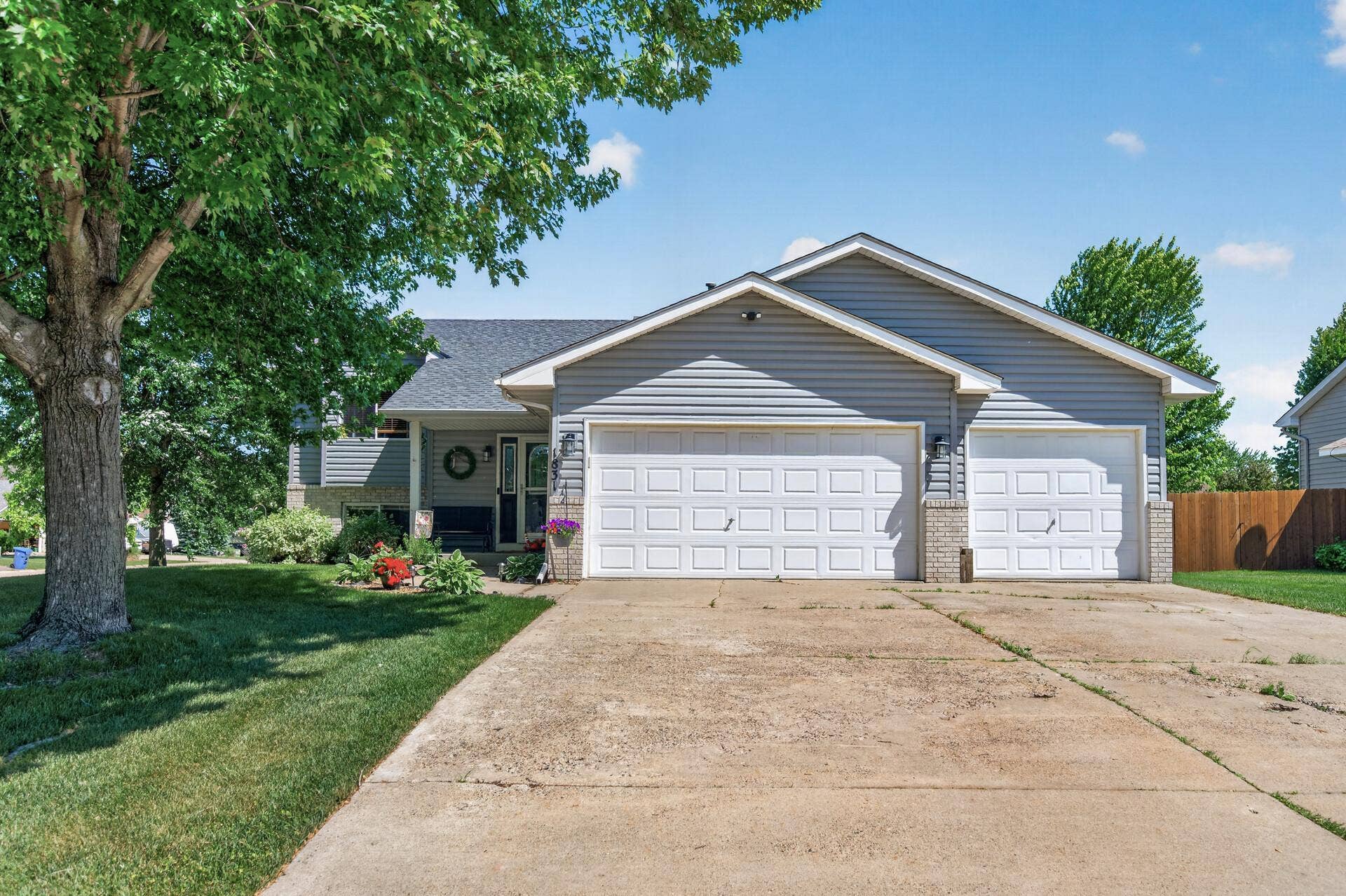 1831 73rd Street, Hugo, MN 55038 1831 73rd Street, Hugo, MN 55038