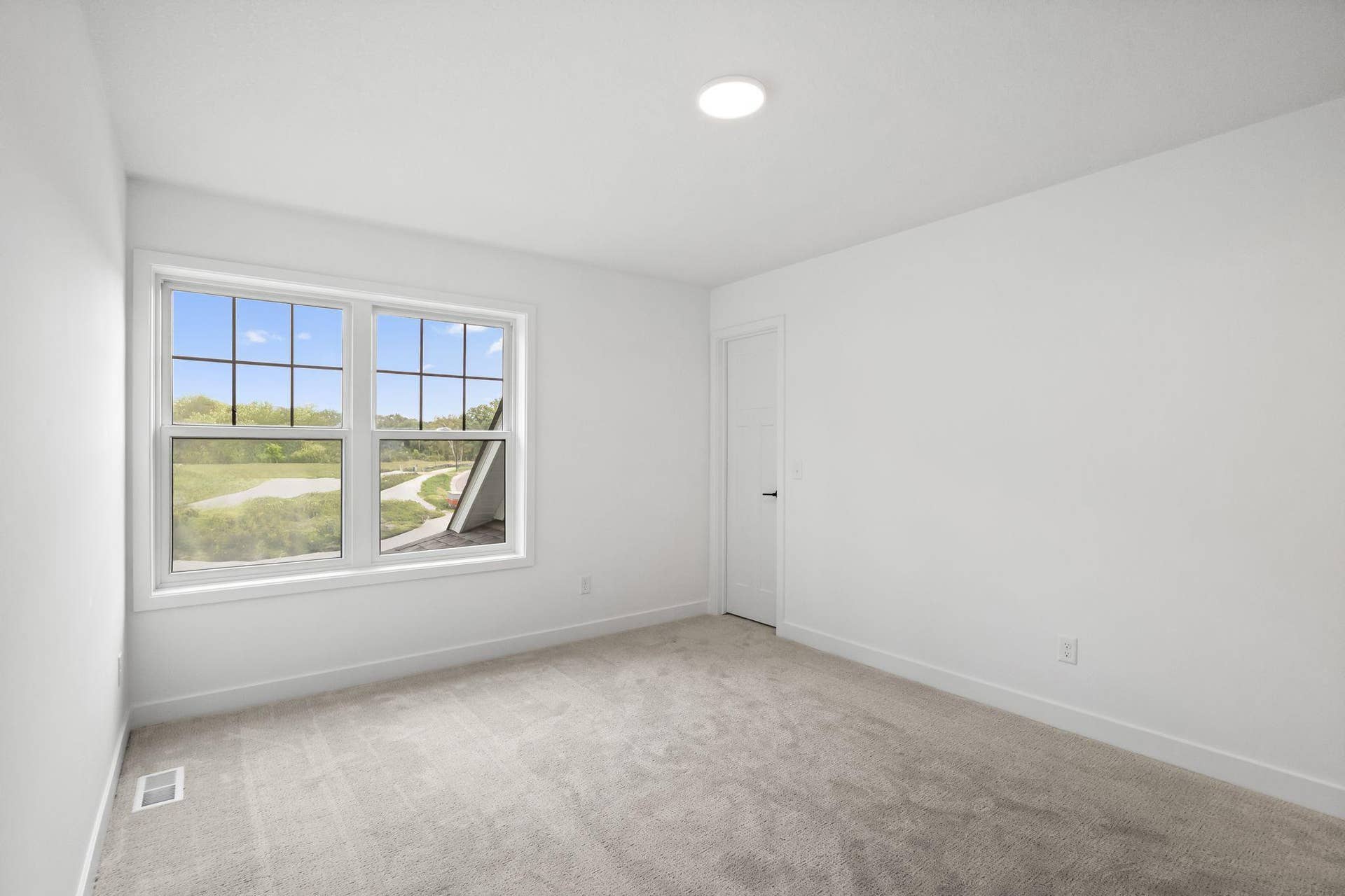 11168 Masters Street N, Lake Elmo, MN 55042 4_MIN_RoyalClub_Pic_Charlotte_QMI_HS22145546101_Bedroom_F2.jpg