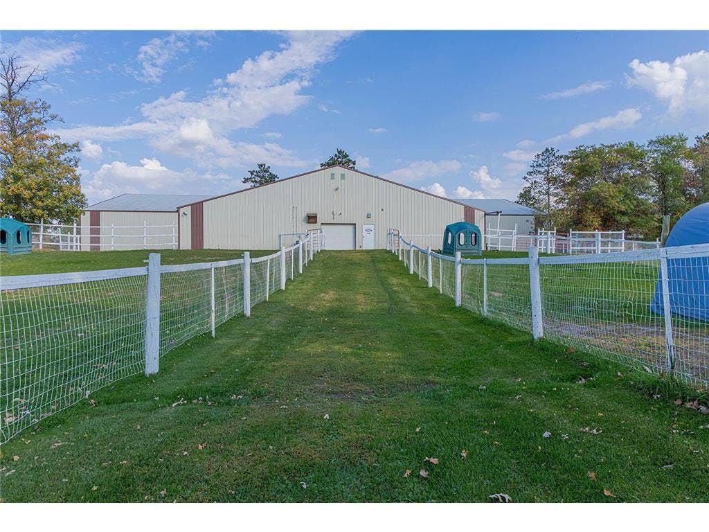 8011 Birchmont Beach Road NE, Bemidji, MN 56601 40x80 stall barn
